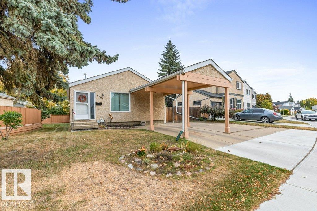 Photo 2 at 5704 93a Avenue NW, Ottewell, Edmonton