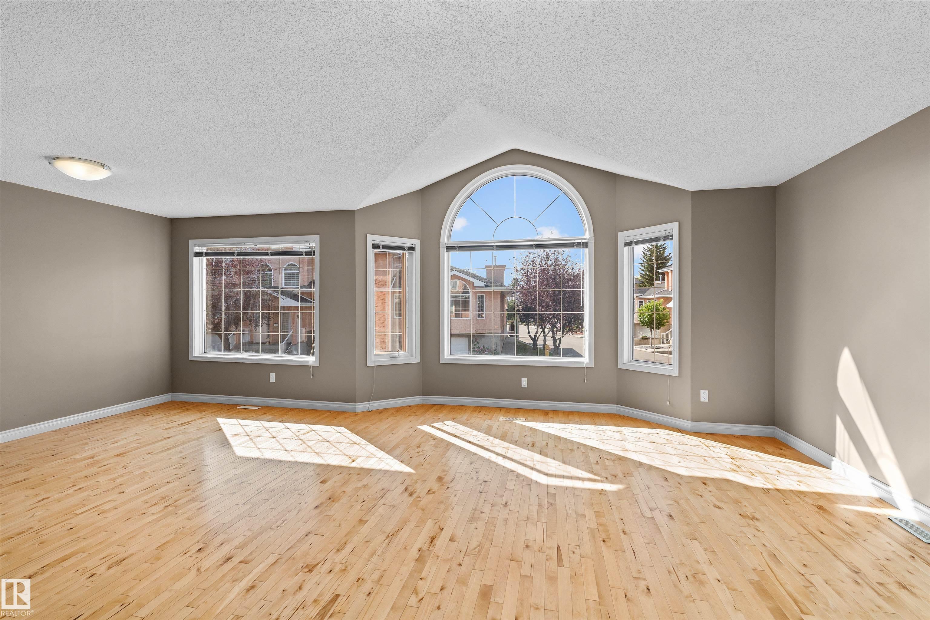 Photo 8 at 101 - 11115 9 Avenue NW, Twin Brooks, Edmonton