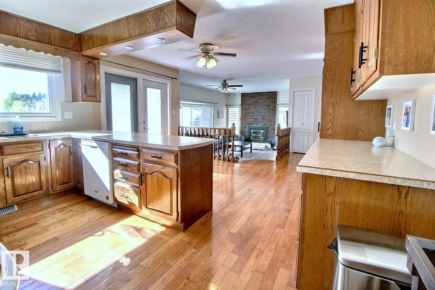 Photo 6 at 96 - 23516 Twp Road 560, Hewitt Estate, Rural Sturgeon County