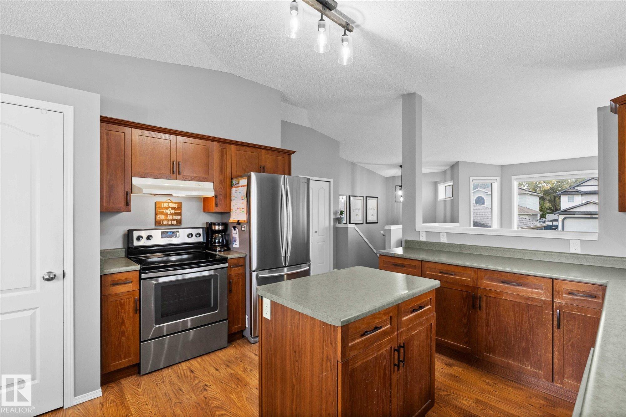 Photo 18 at 178 Lakeland Drive, Lakewood, Spruce Grove