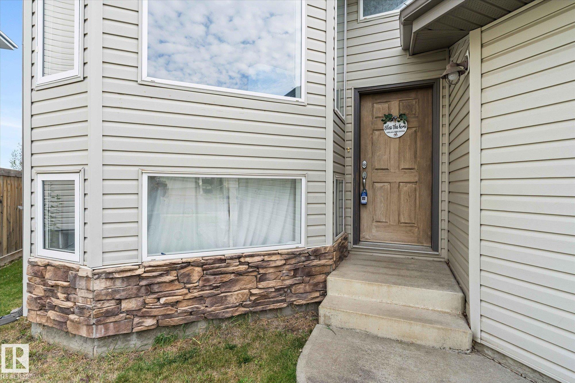 Photo 3 at 178 Lakeland Drive, Lakewood, Spruce Grove