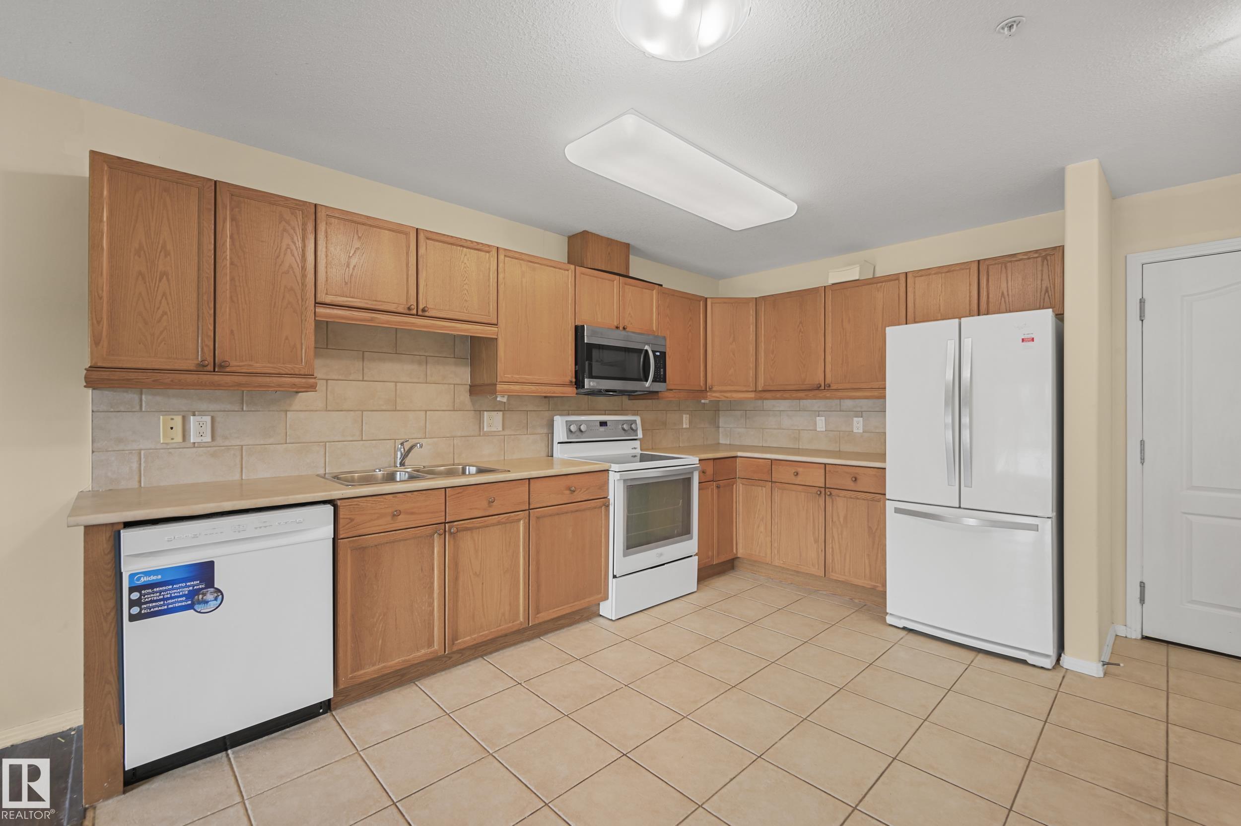 Photo 11 at 131 - 592 Hooke Road NW, Canon Ridge, Edmonton