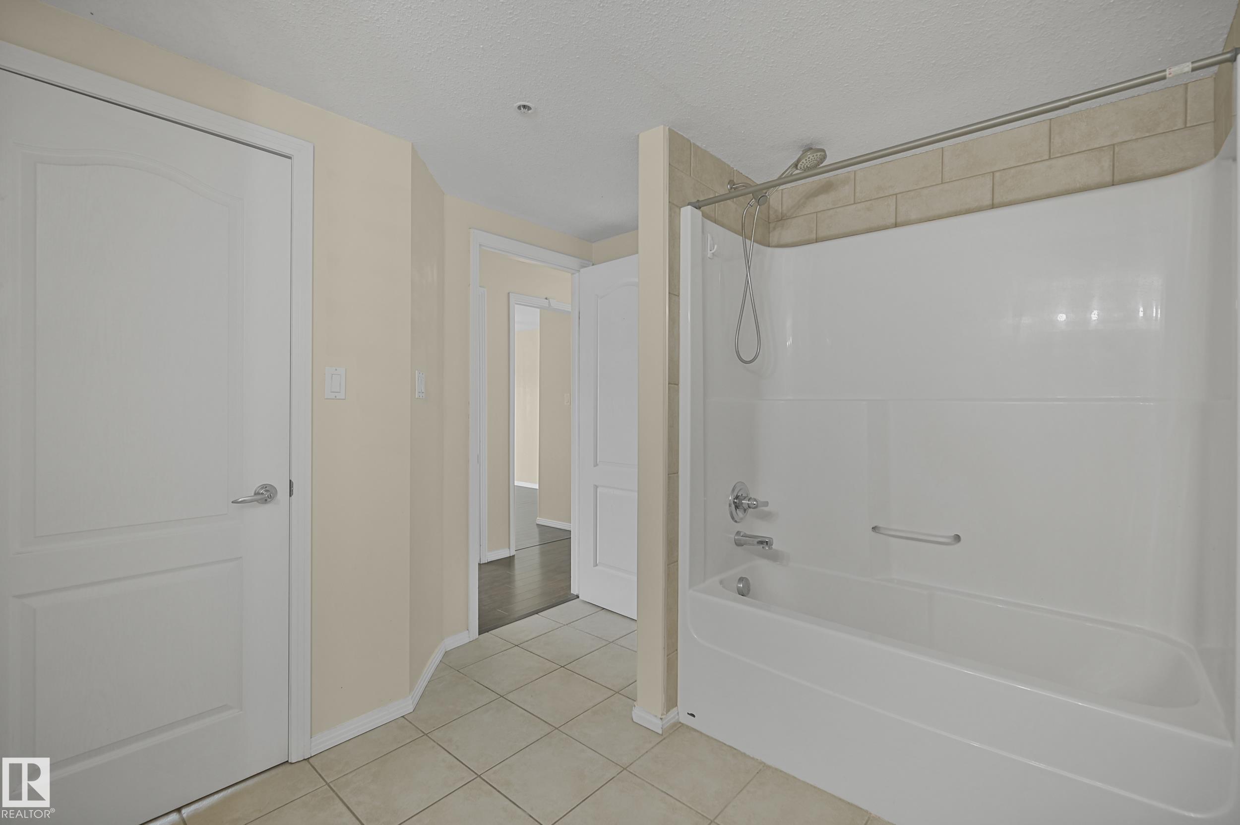 Photo 22 at 131 - 592 Hooke Road NW, Canon Ridge, Edmonton