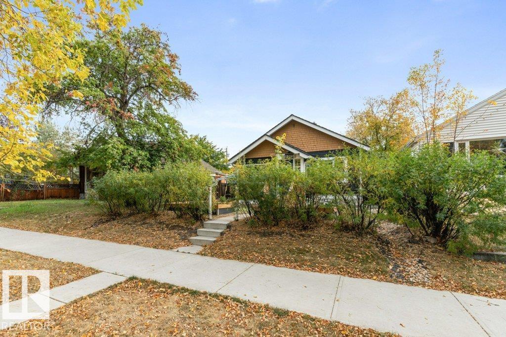 Photo 5 at 11215 67 Street NW, Highlands, Edmonton