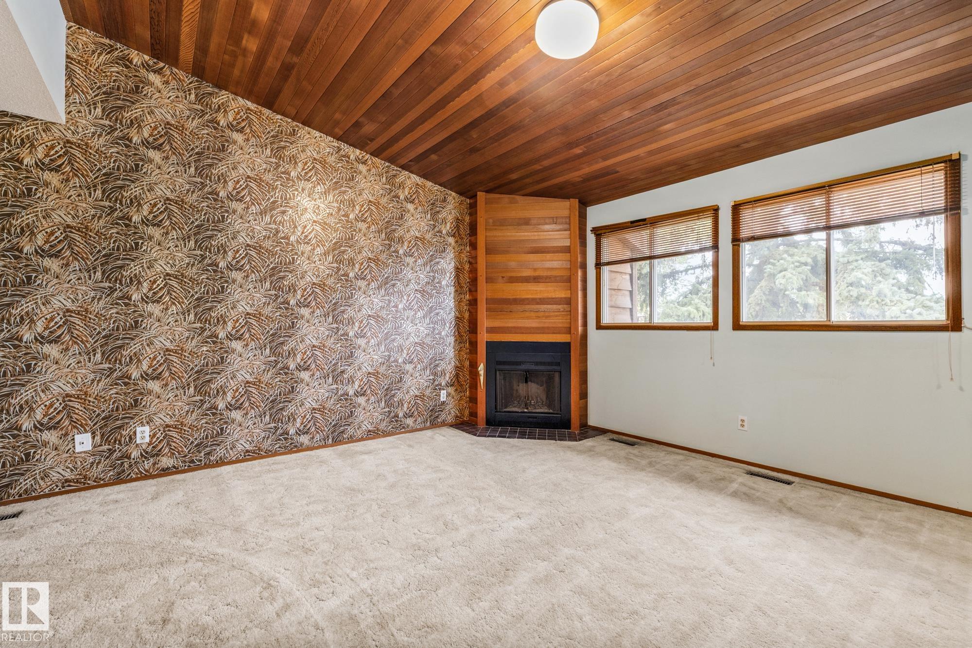Photo 16 at 3511 42 Avenue NW, Kiniski Gardens, Edmonton