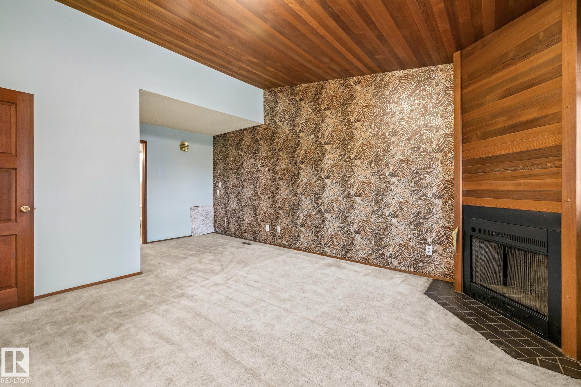 Photo 19 at 3511 42 Avenue NW, Kiniski Gardens, Edmonton