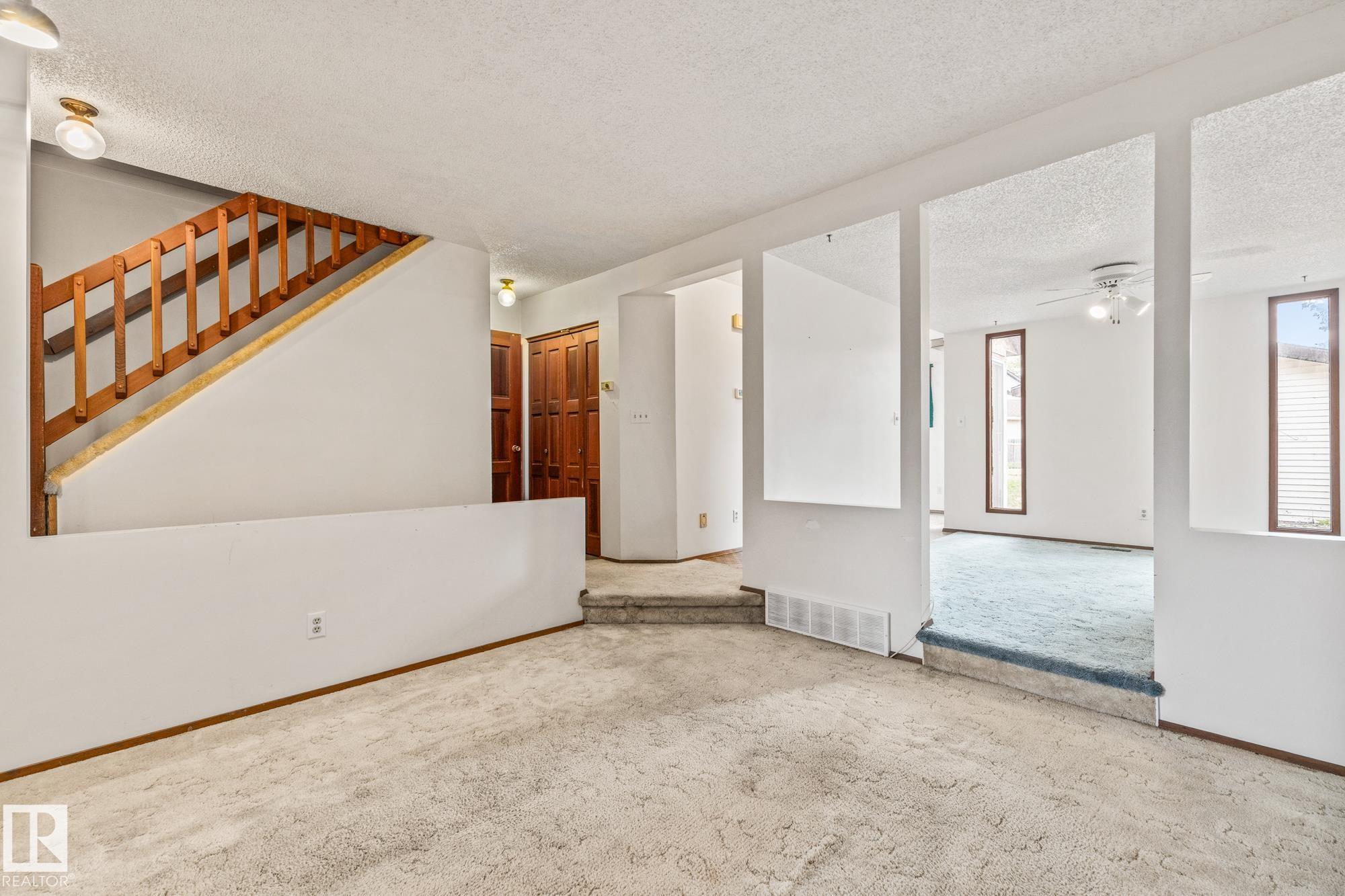 Photo 5 at 3511 42 Avenue NW, Kiniski Gardens, Edmonton
