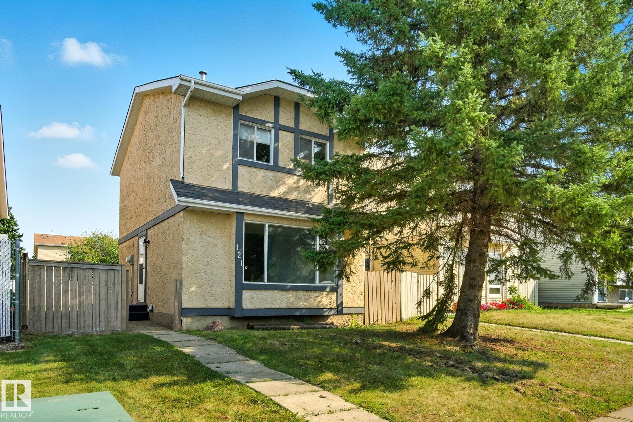 Photo 2 at 121 Kirkwood Way NW, Kiniski Gardens, Edmonton