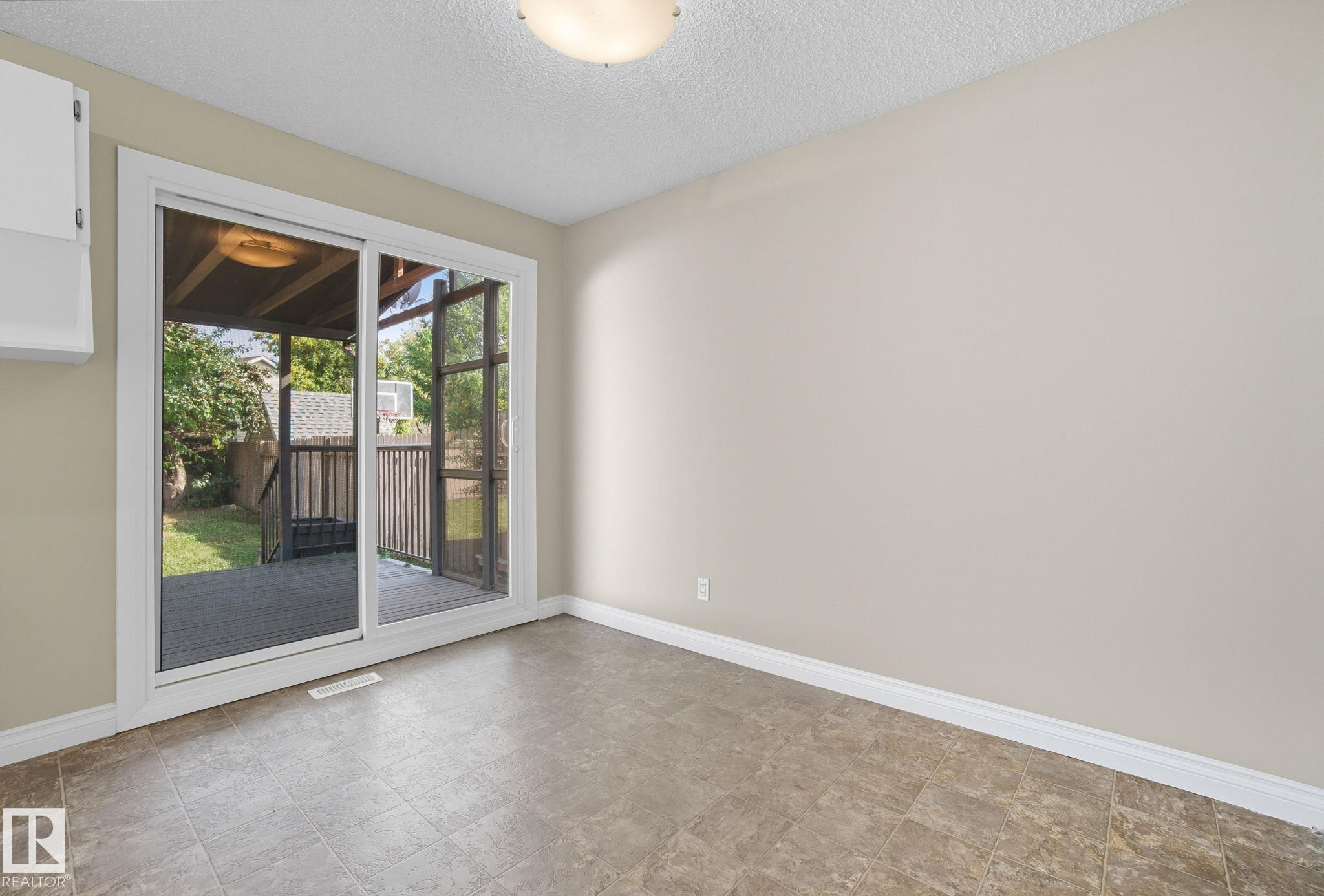 Photo 14 at 121 Kirkwood Way NW, Kiniski Gardens, Edmonton