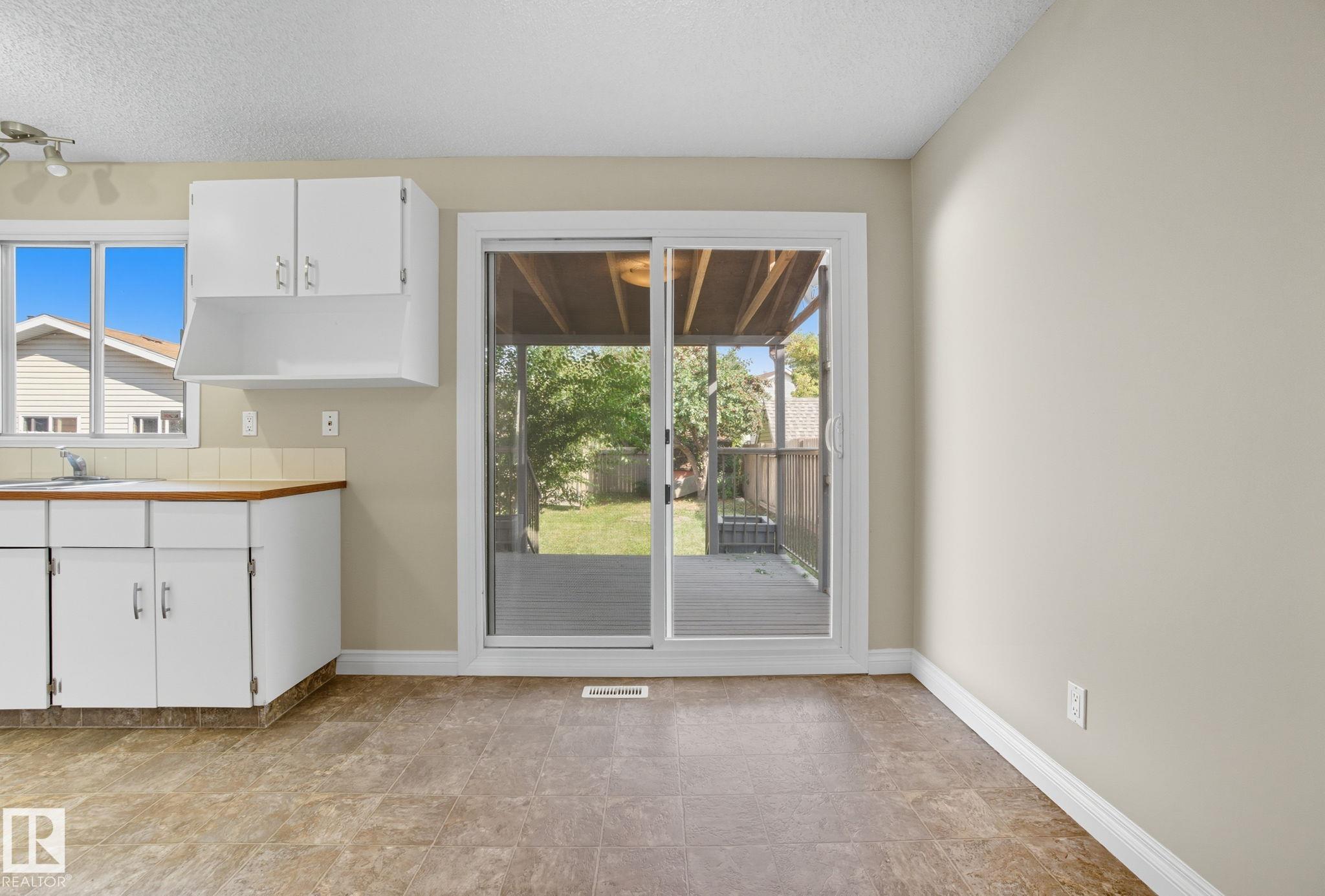 Photo 15 at 121 Kirkwood Way NW, Kiniski Gardens, Edmonton