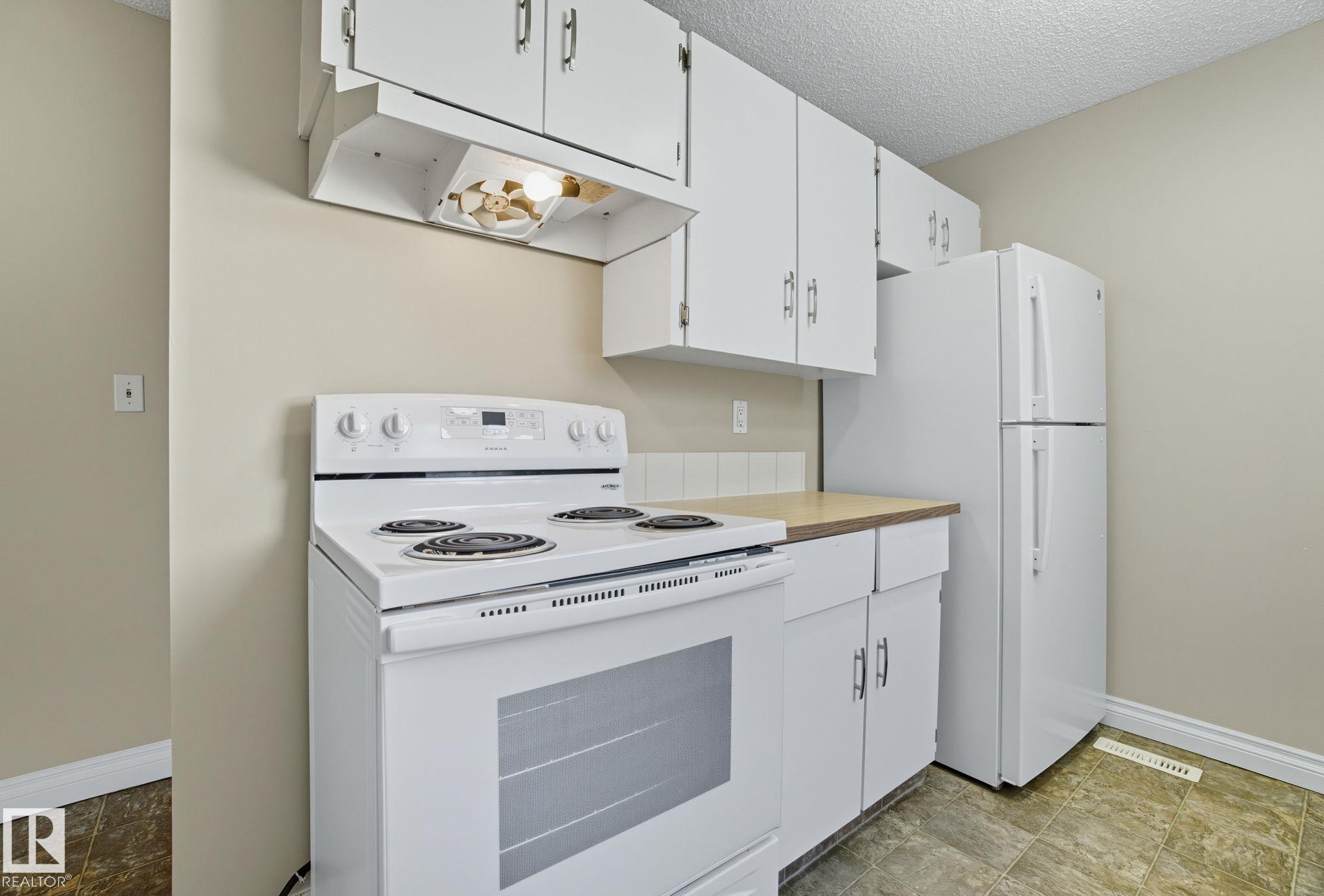 Photo 17 at 121 Kirkwood Way NW, Kiniski Gardens, Edmonton