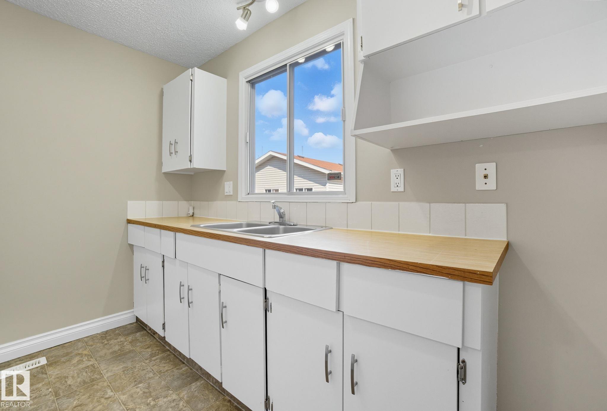 Photo 19 at 121 Kirkwood Way NW, Kiniski Gardens, Edmonton