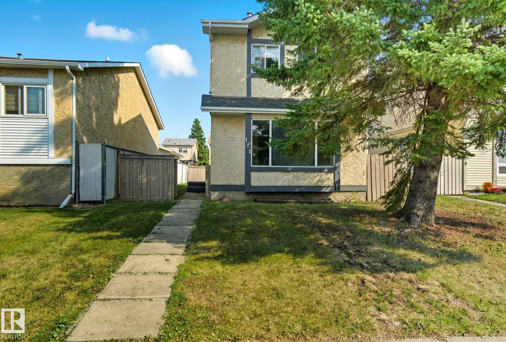 Photo 3 at 121 Kirkwood Way NW, Kiniski Gardens, Edmonton