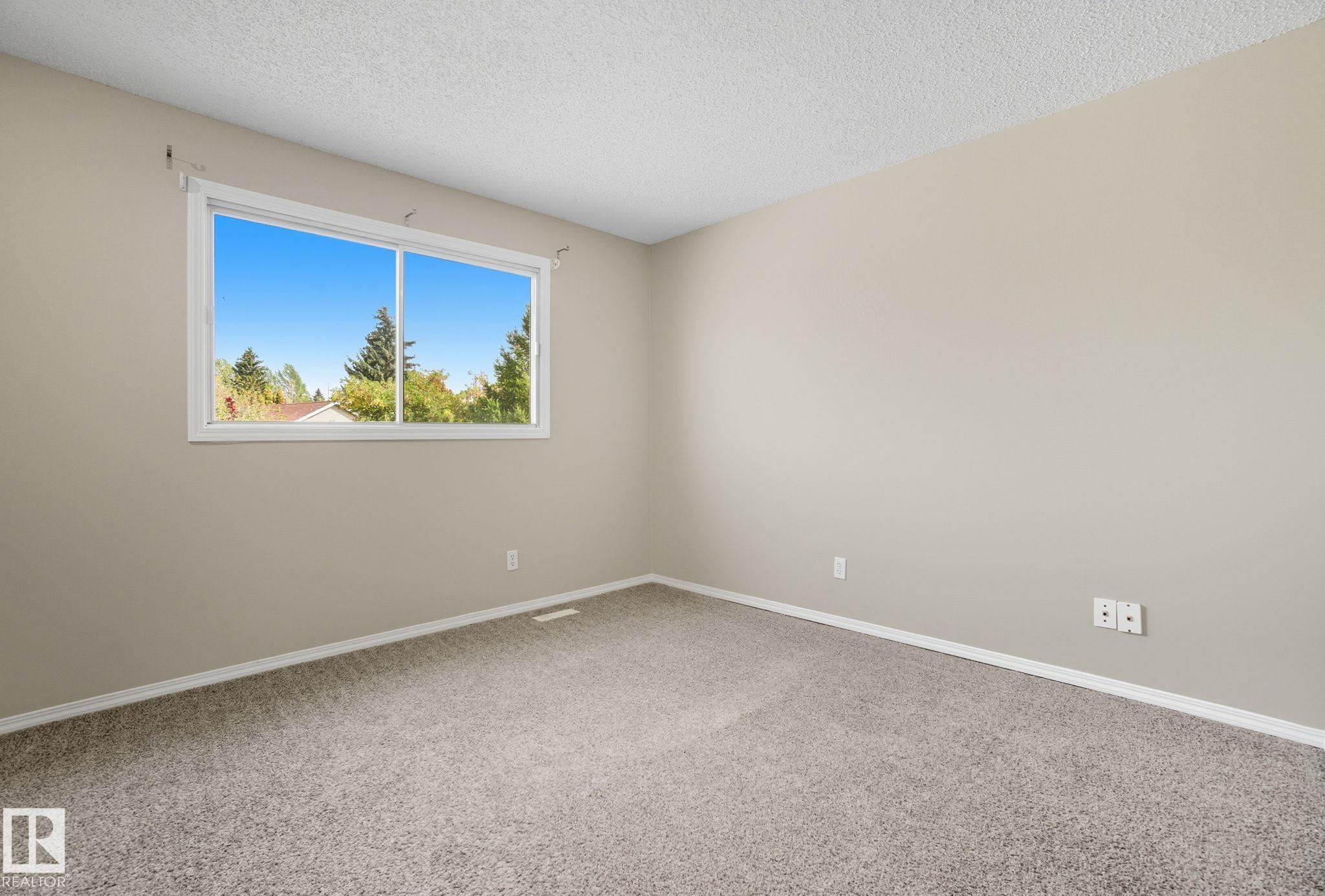 Photo 24 at 121 Kirkwood Way NW, Kiniski Gardens, Edmonton