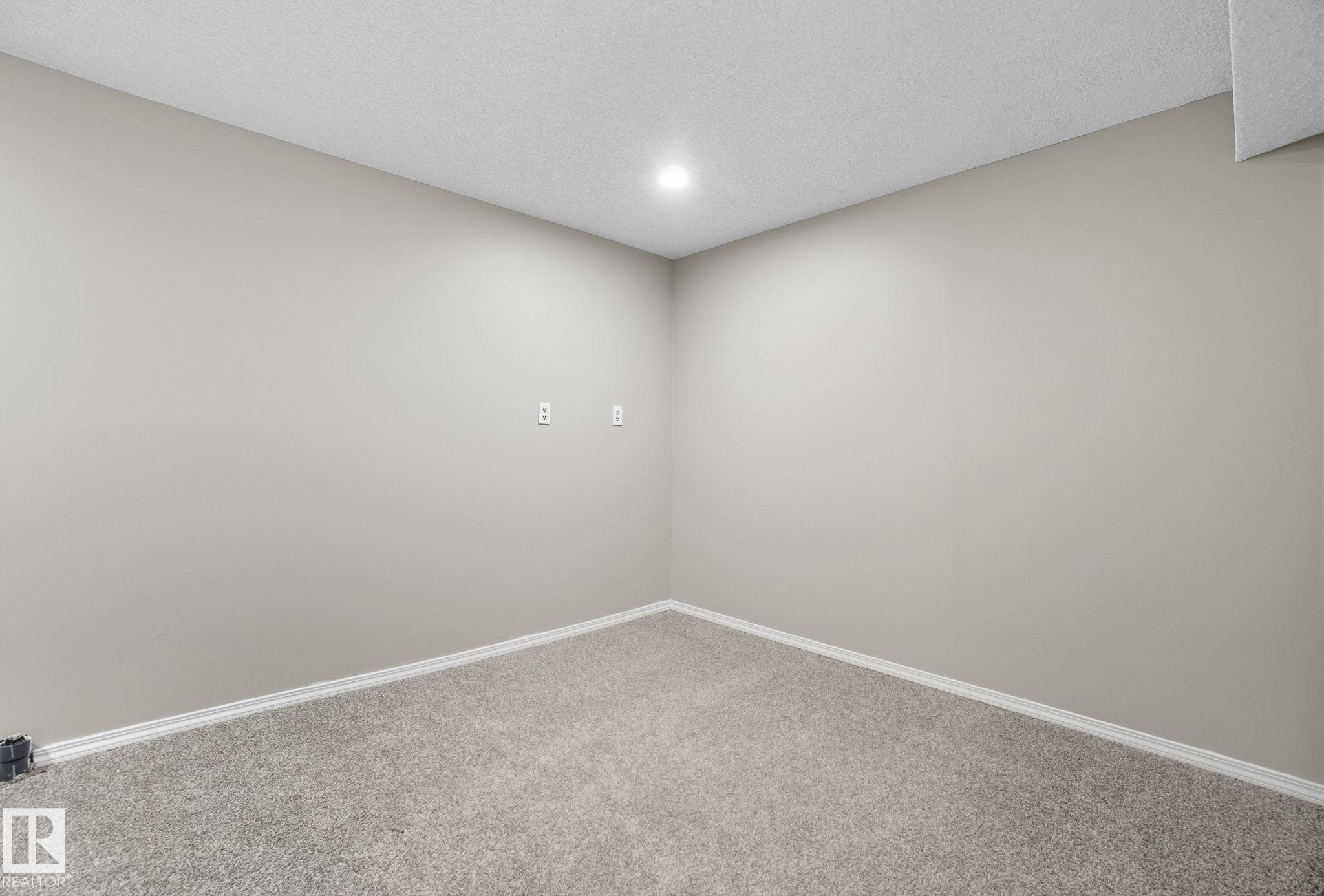 Photo 37 at 121 Kirkwood Way NW, Kiniski Gardens, Edmonton