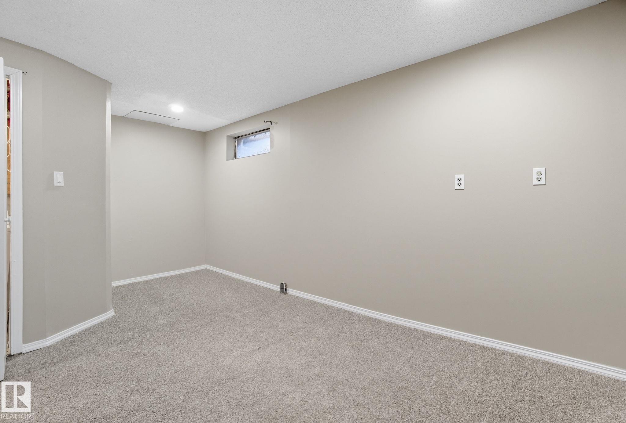 Photo 38 at 121 Kirkwood Way NW, Kiniski Gardens, Edmonton