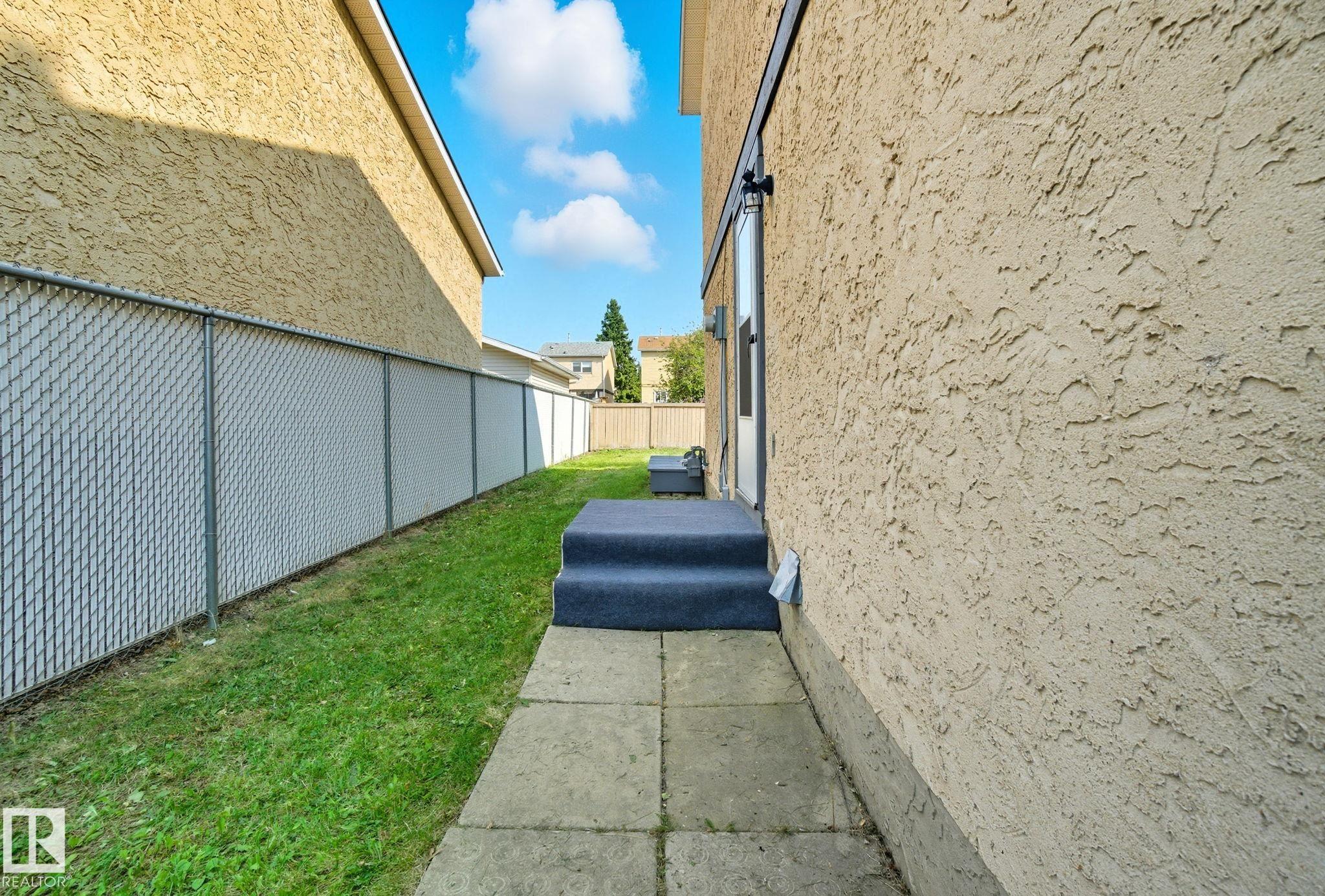 Photo 5 at 121 Kirkwood Way NW, Kiniski Gardens, Edmonton