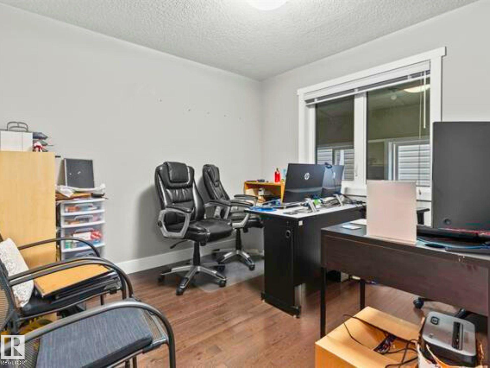 http://cdnparap120.paragonrels.com/ParagonImages/Property/p12/RAE/225373072/14/0/0/2deafb09c57180f9d1870f490eba9a65/1/bd5d9e1e184299e93602e8c247ea0546/225373072-0e3dfb9d-a774-4372-8bf6-91125900845a.JPG
