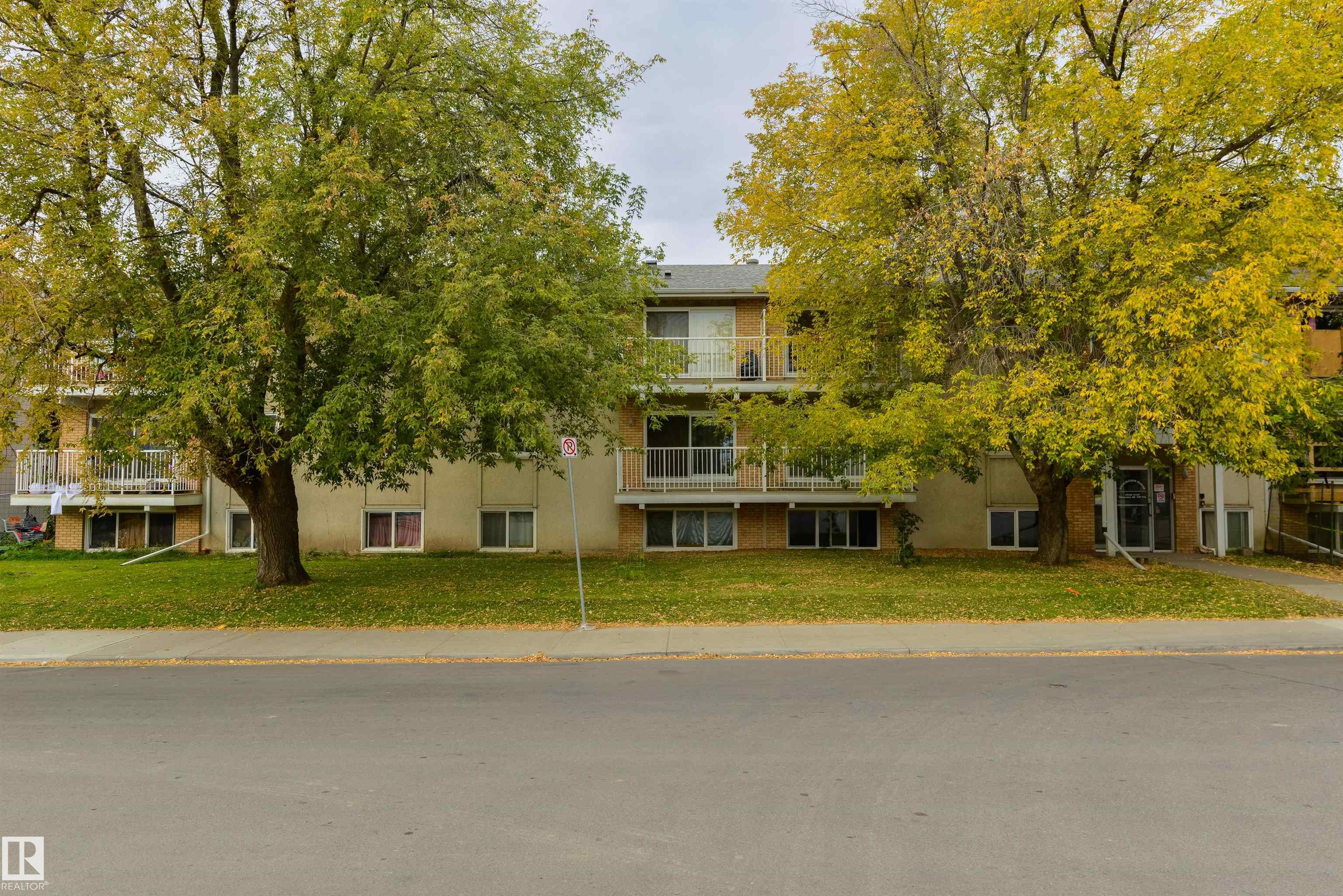 Photo 3 at 301 - 10140 151 Street NW, Canora, Edmonton