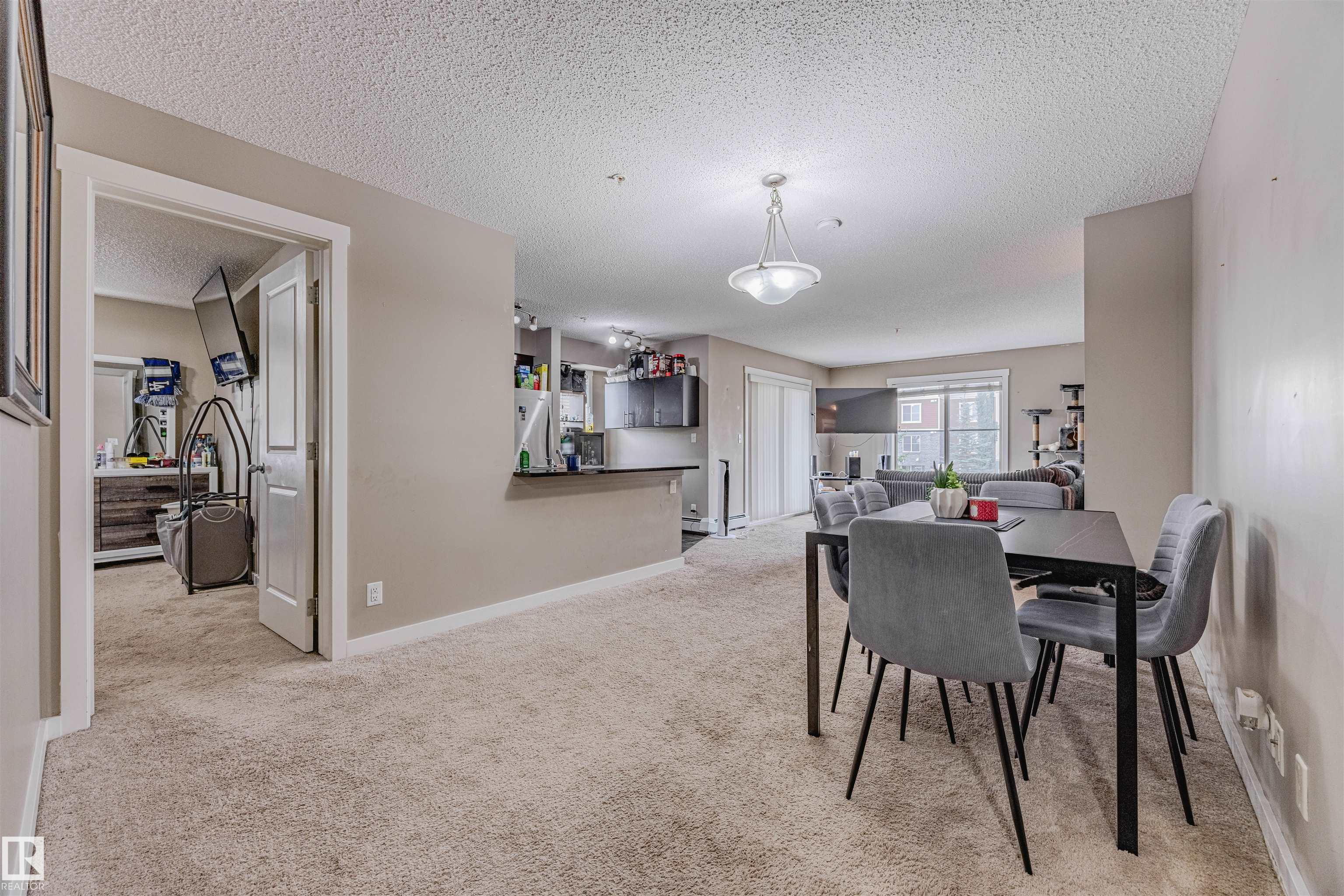 Photo 5 at 202 - 5816 Mullen Place NW, MacTaggart, Edmonton