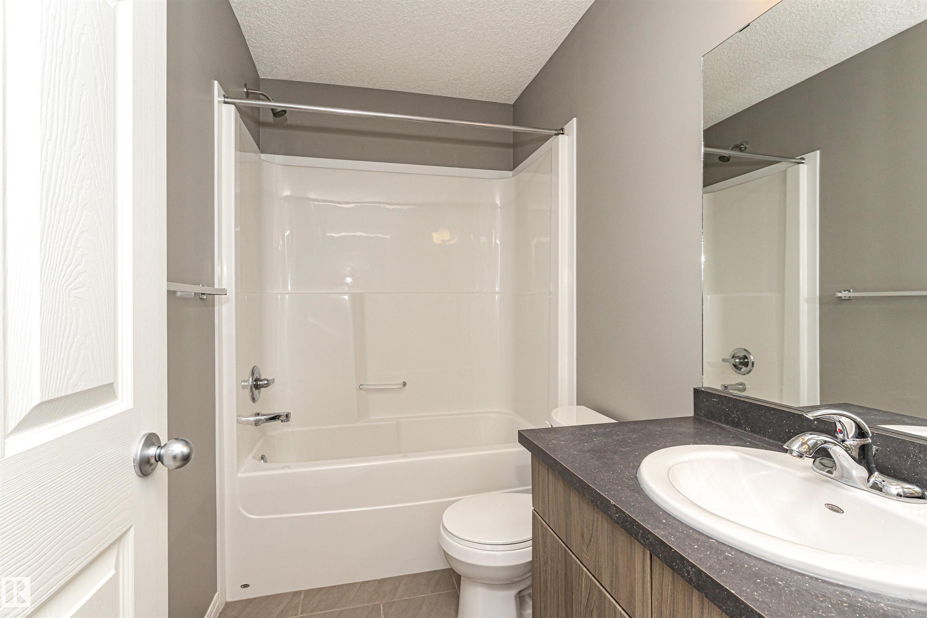 Photo 23 at 60 - 9151 Shaw Way SW, Summerside, Edmonton