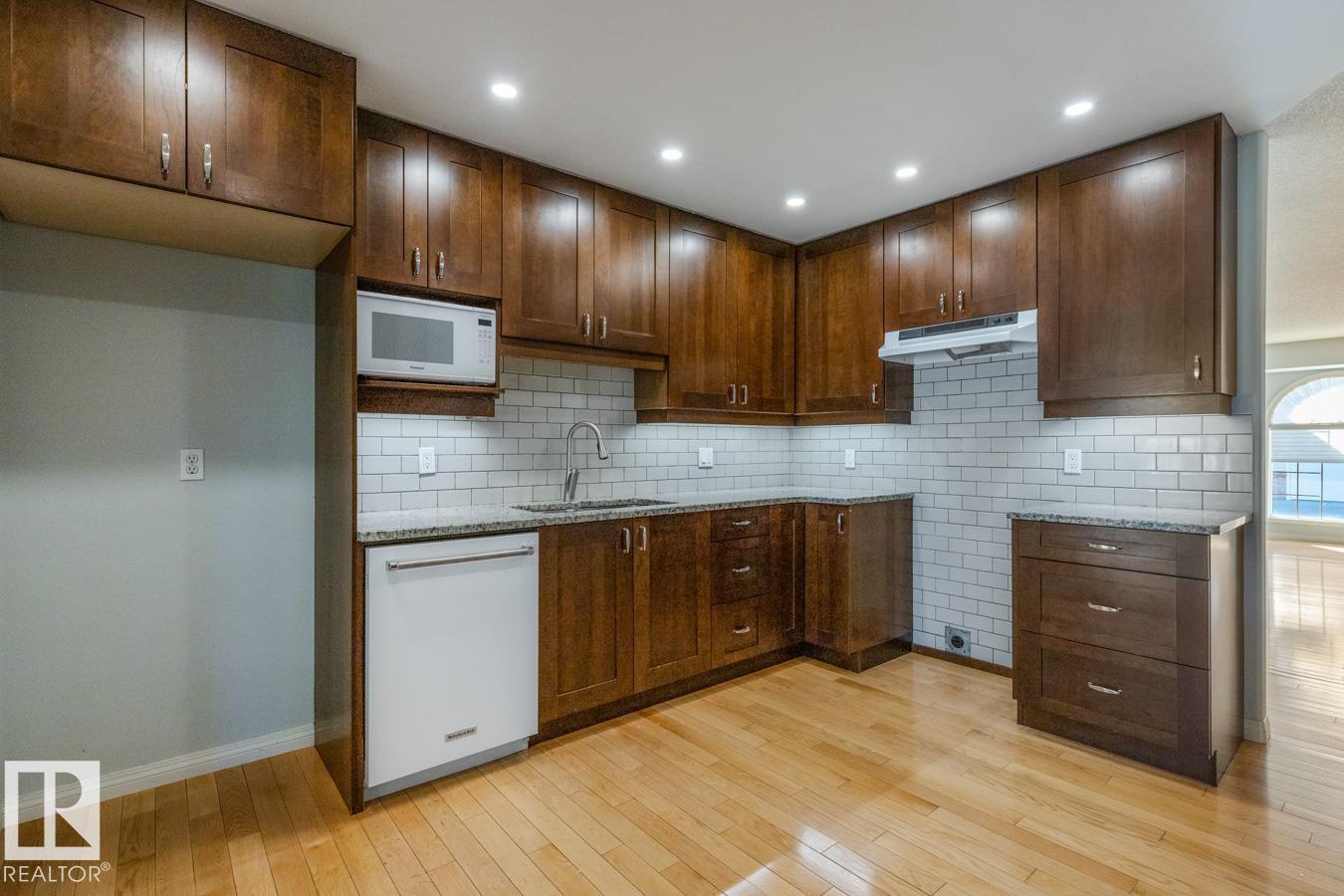 Photo 11 at 935 Youville Drive W NW, Tawa, Edmonton