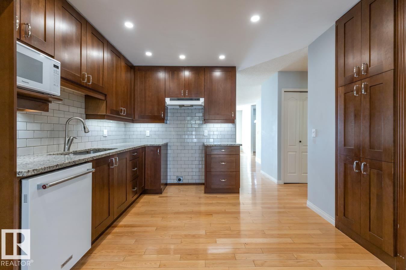 Photo 12 at 935 Youville Drive W NW, Tawa, Edmonton