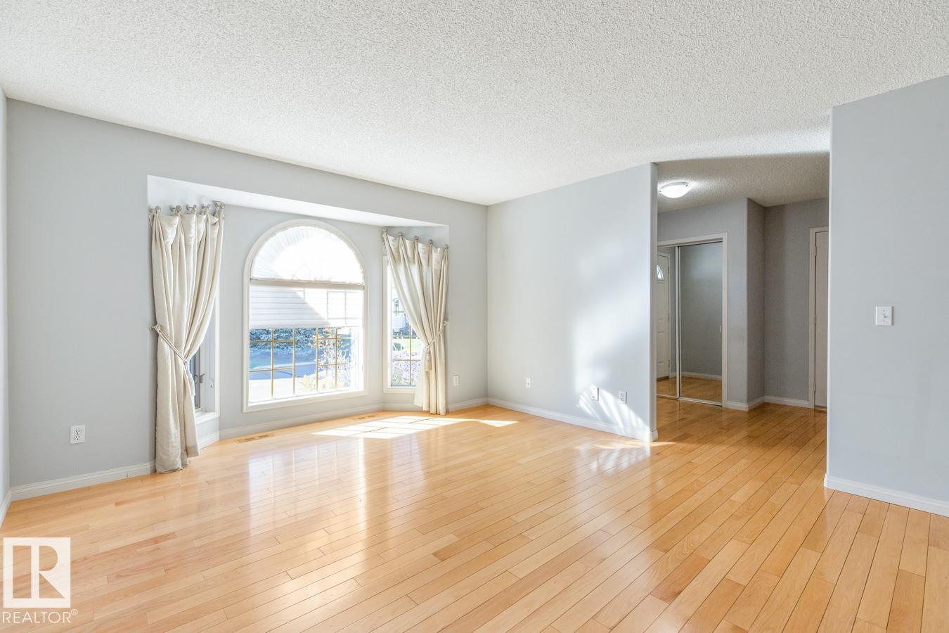 Photo 6 at 935 Youville Drive W NW, Tawa, Edmonton