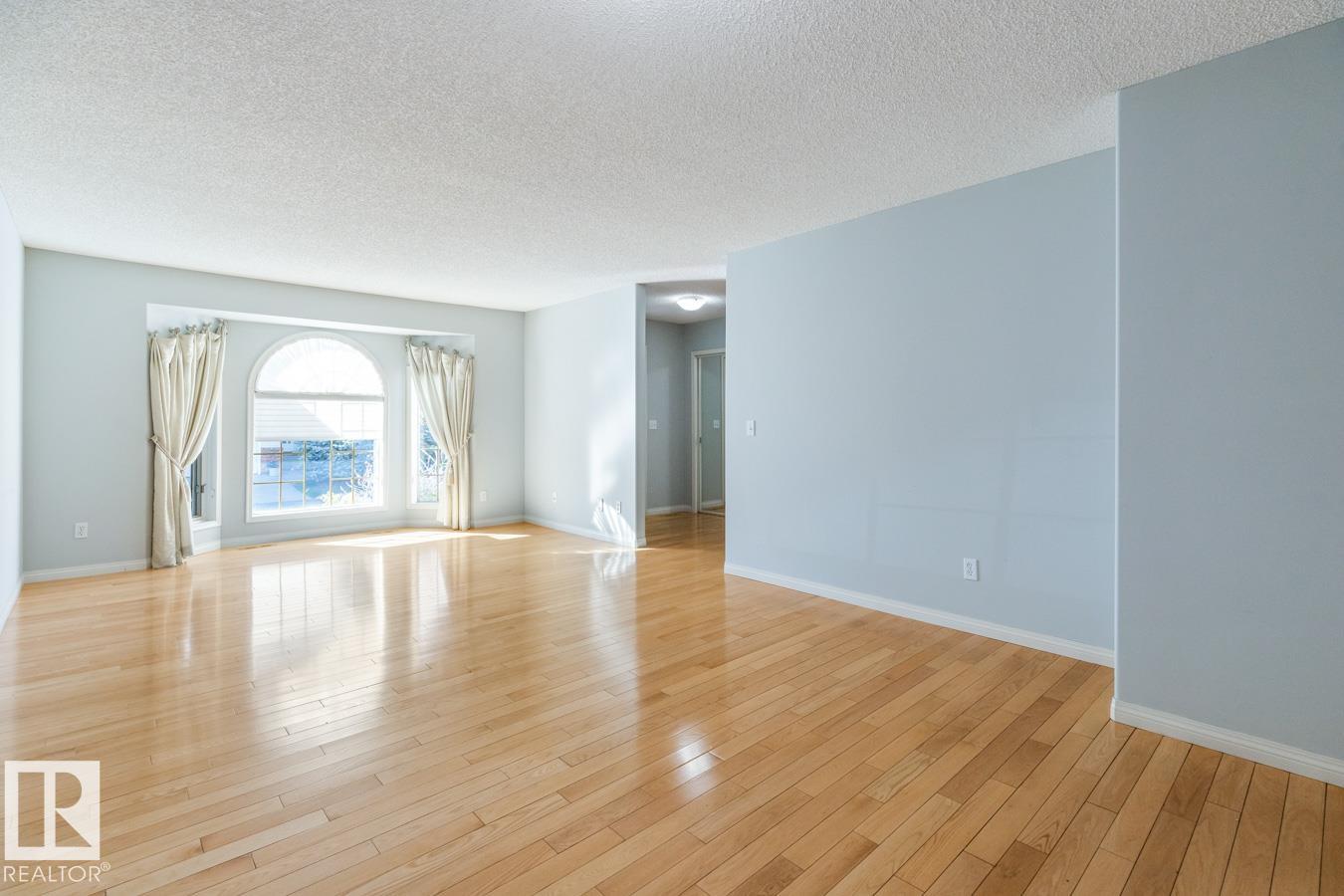 Photo 9 at 935 Youville Drive W NW, Tawa, Edmonton