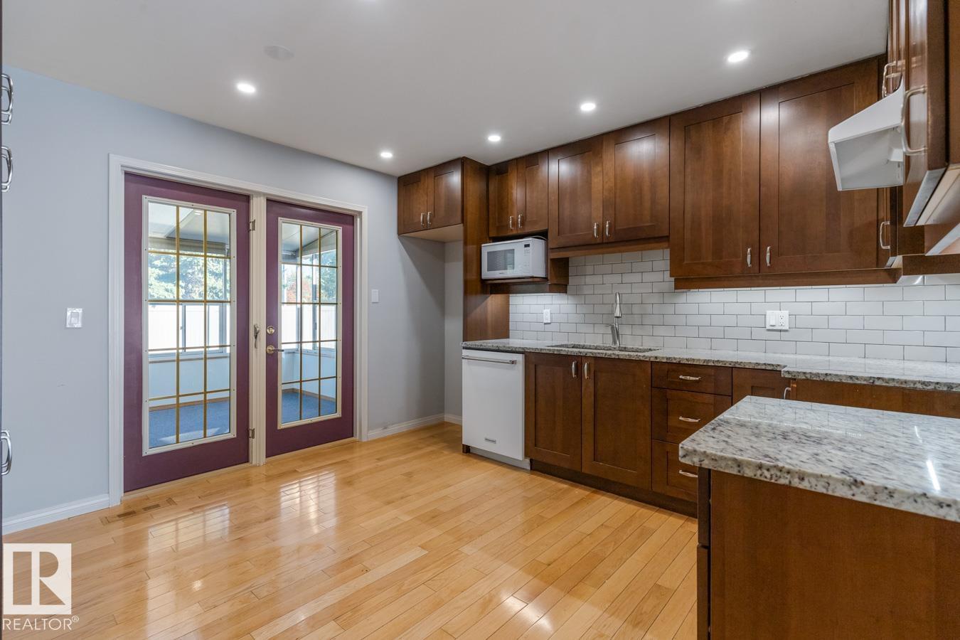 Photo 10 at 935 Youville Drive W NW, Tawa, Edmonton