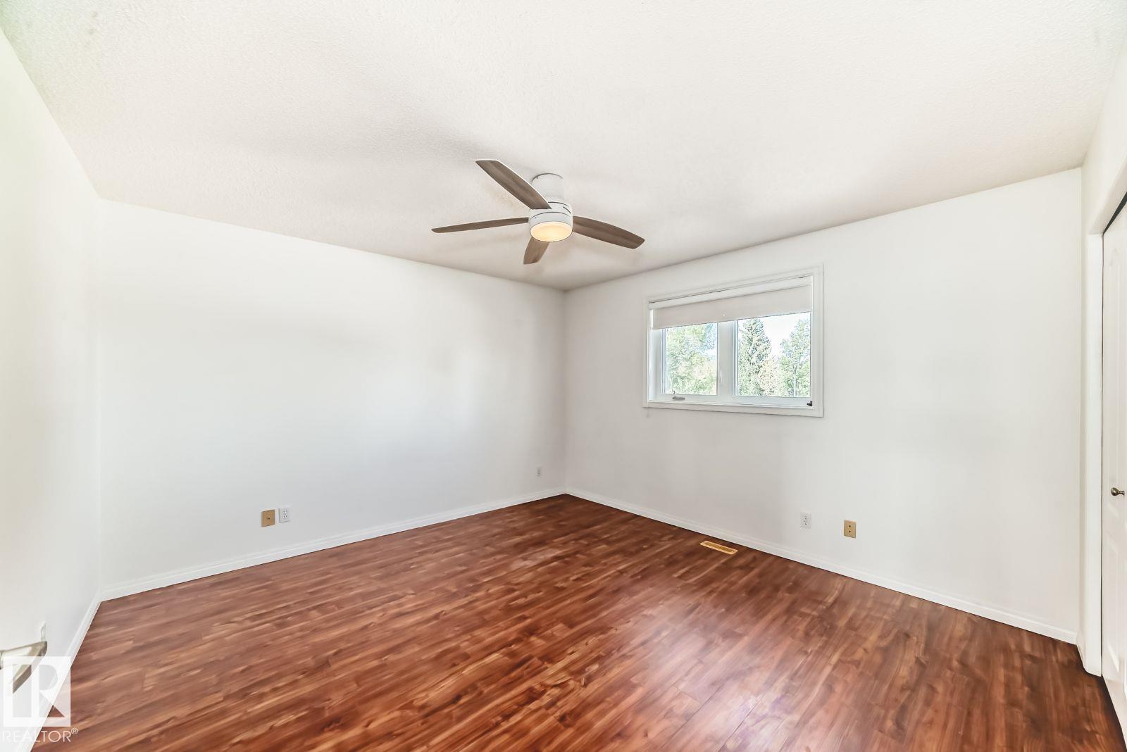 Photo 11 at 9968 178 Avenue NW, Elsinore, Edmonton