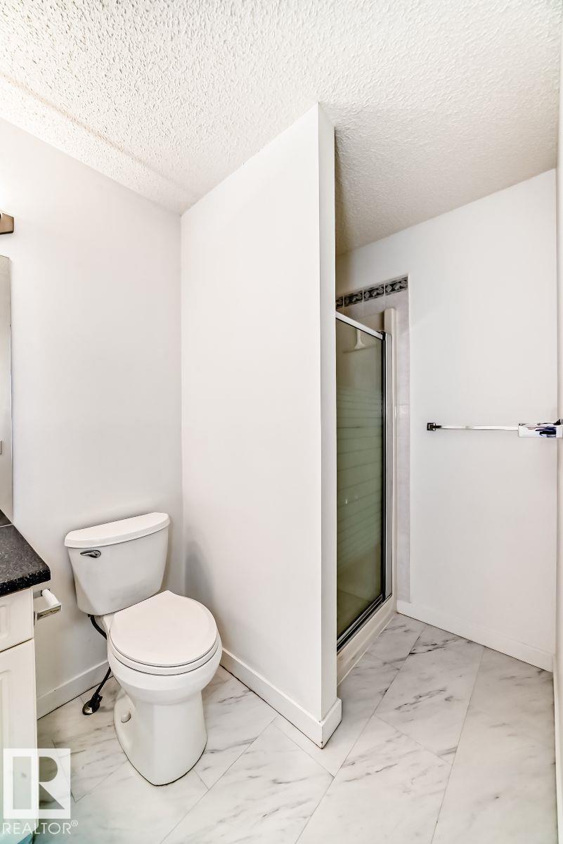 Photo 14 at 9968 178 Avenue NW, Elsinore, Edmonton