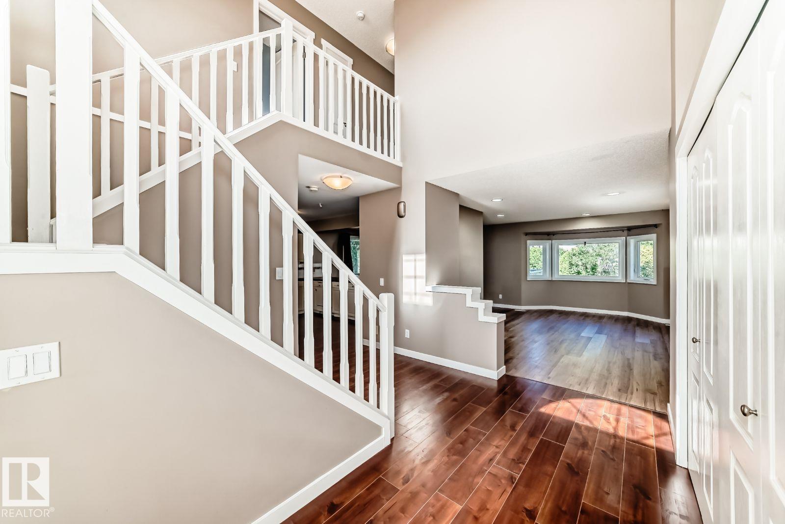 Photo 3 at 9968 178 Avenue NW, Elsinore, Edmonton