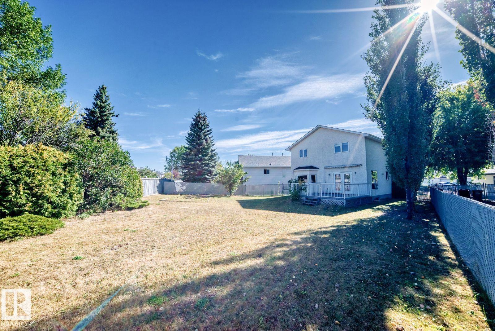 Photo 35 at 9968 178 Avenue NW, Elsinore, Edmonton