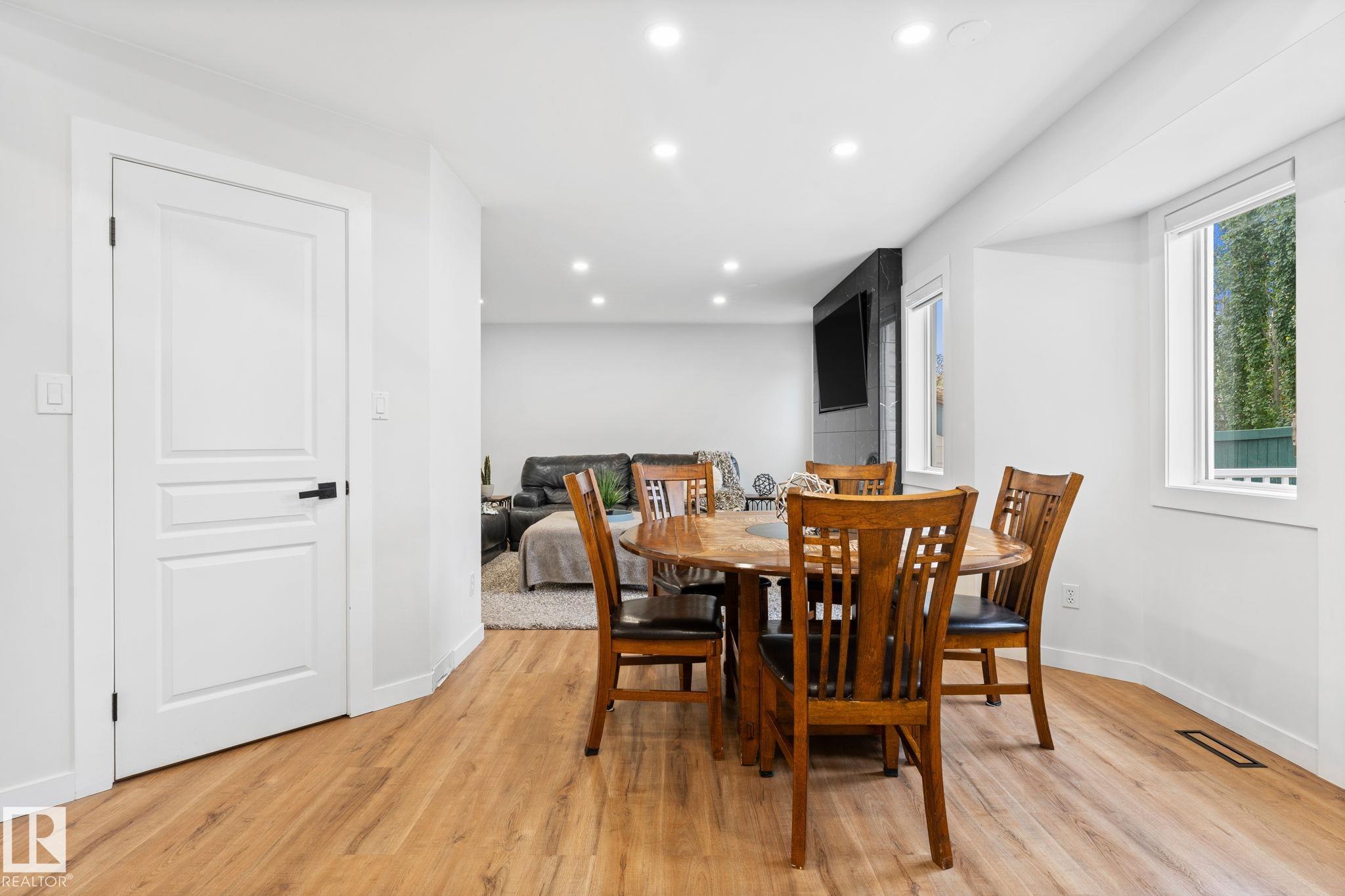 Photo 18 at 362 Blackburn Drive E SW, Blackburne, Edmonton