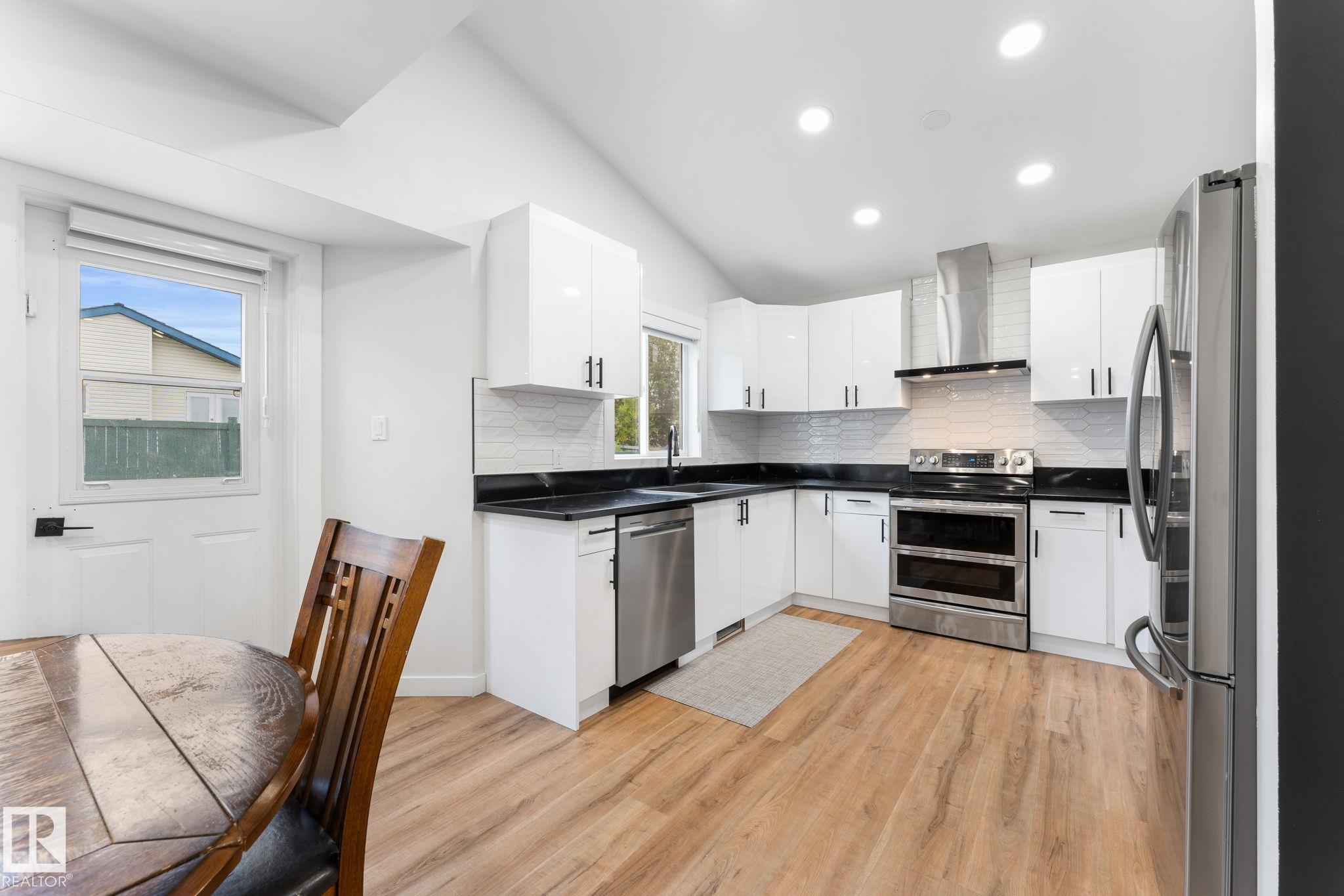 Photo 20 at 362 Blackburn Drive E SW, Blackburne, Edmonton