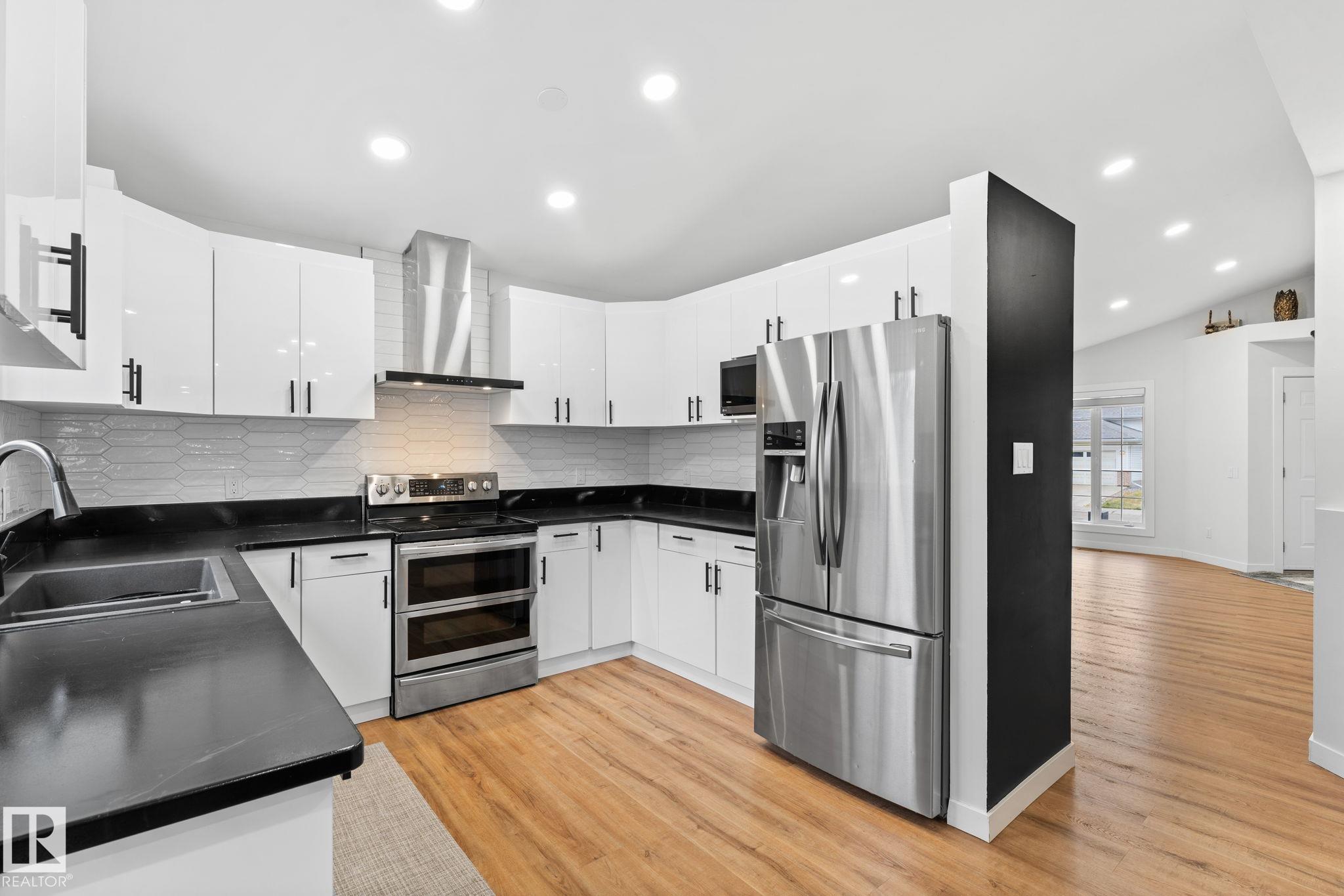 Photo 22 at 362 Blackburn Drive E SW, Blackburne, Edmonton