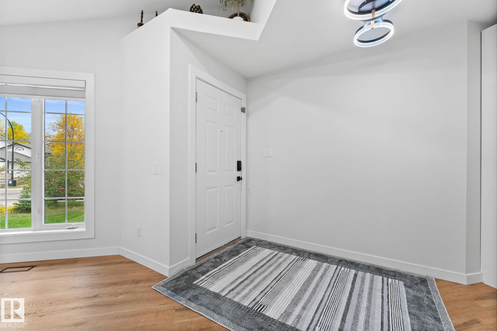 Photo 4 at 362 Blackburn Drive E SW, Blackburne, Edmonton