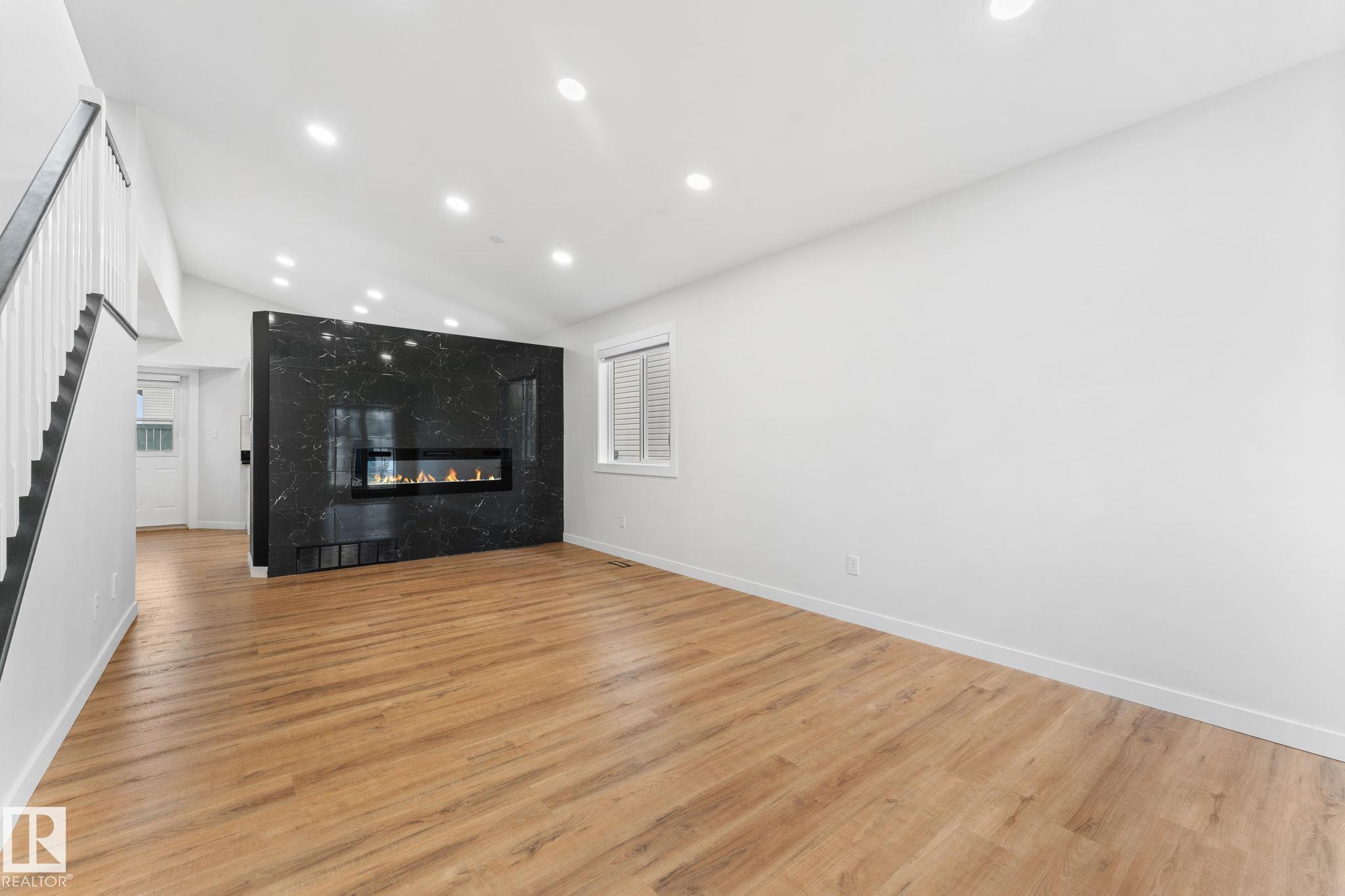 Photo 6 at 362 Blackburn Drive E SW, Blackburne, Edmonton