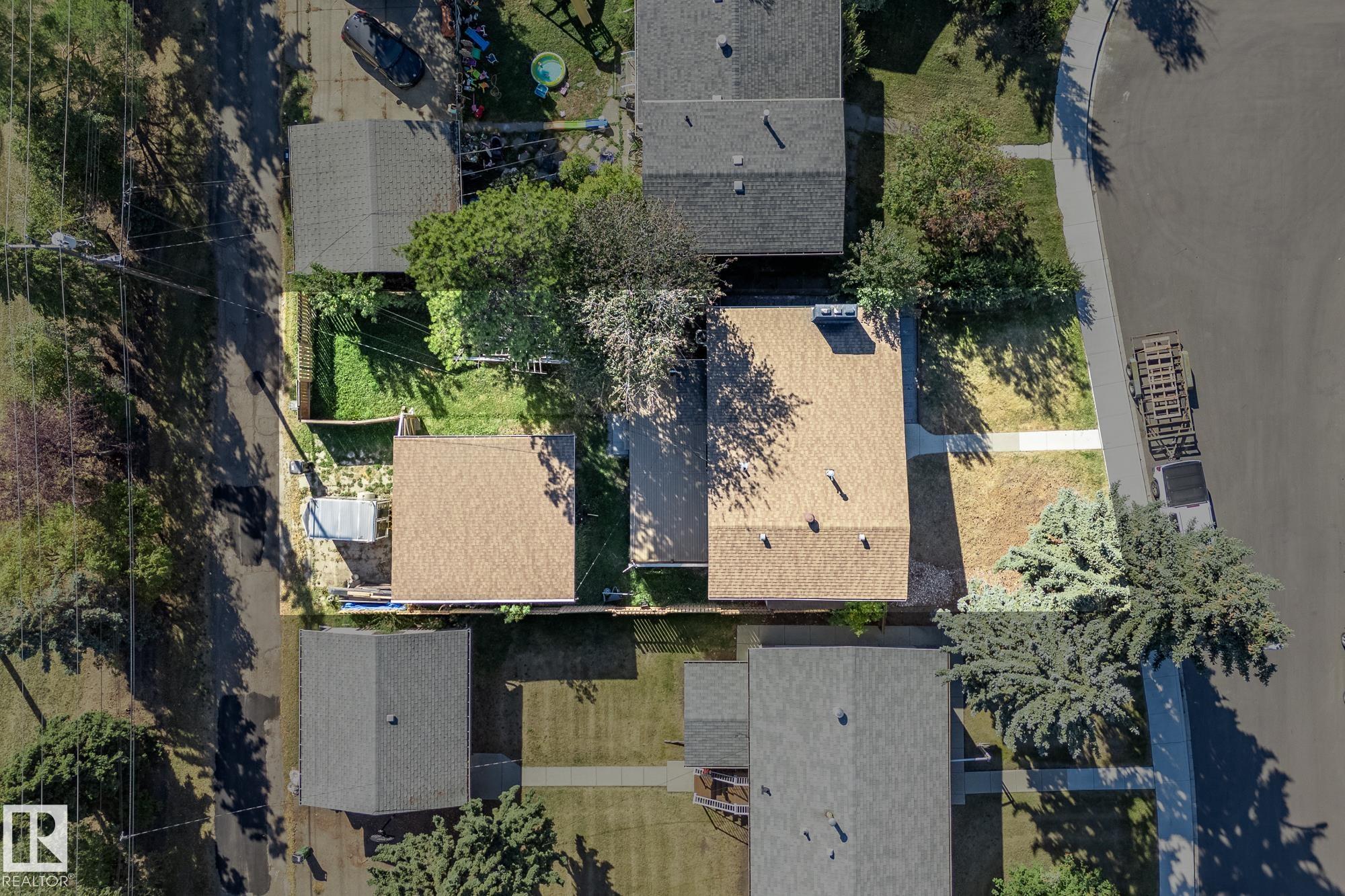 Photo 2 at 9221 52 Street NW, Ottewell, Edmonton