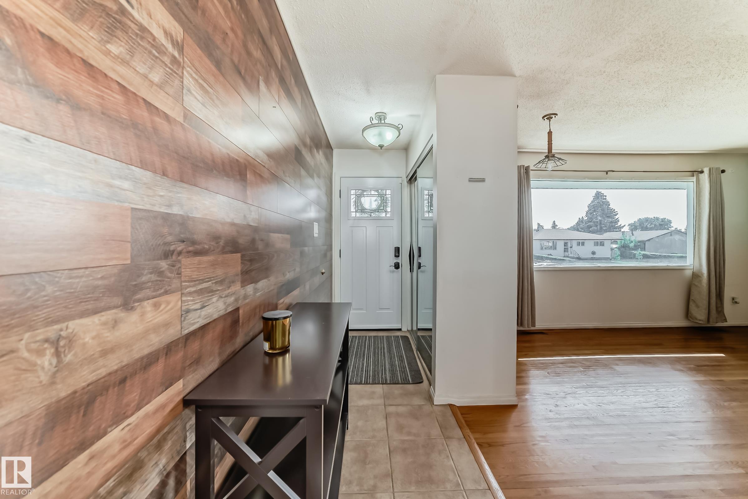 Photo 5 at 6308 144a Avenue NW, Mcleod, Edmonton