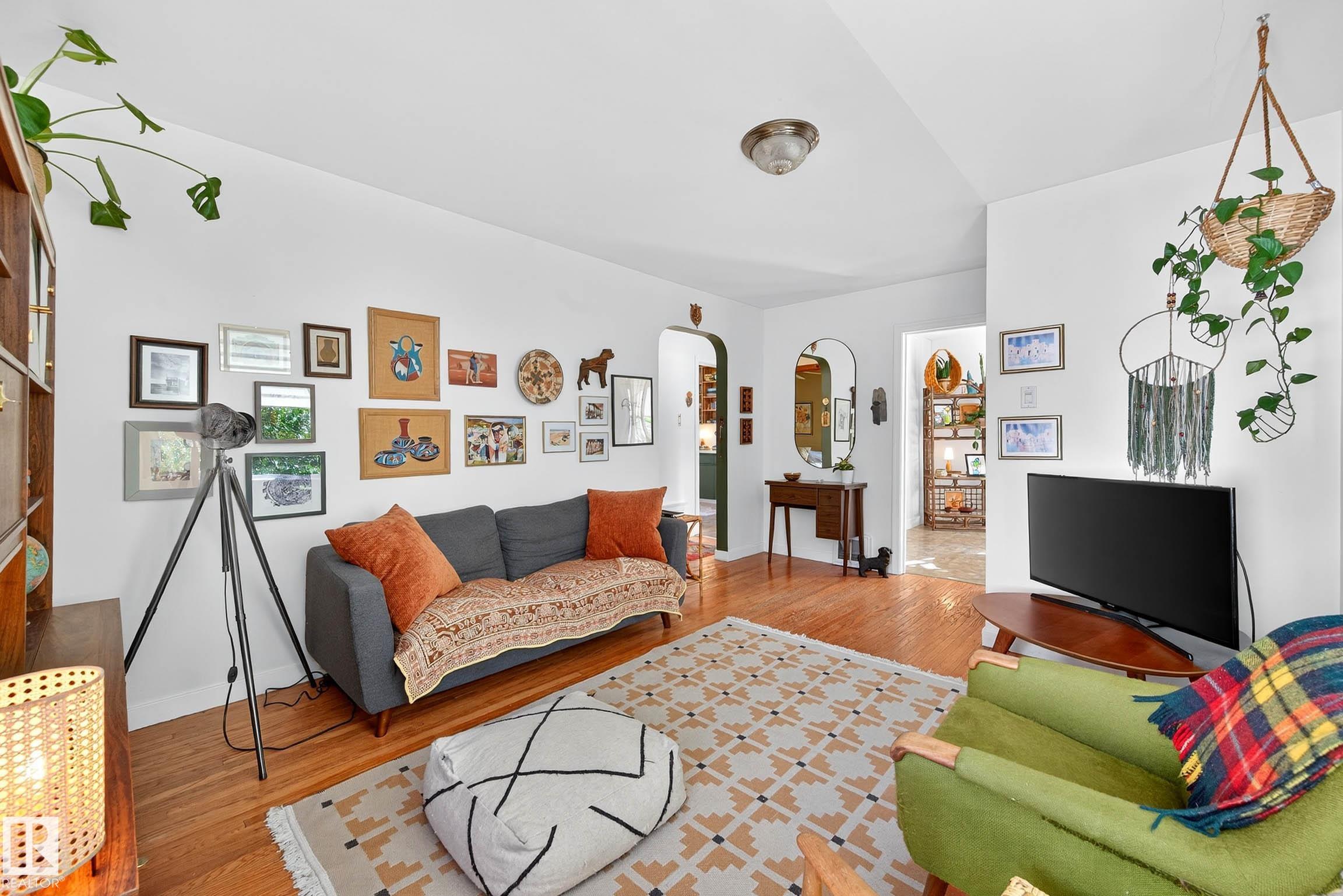 Picture for 12315 103 ST NW