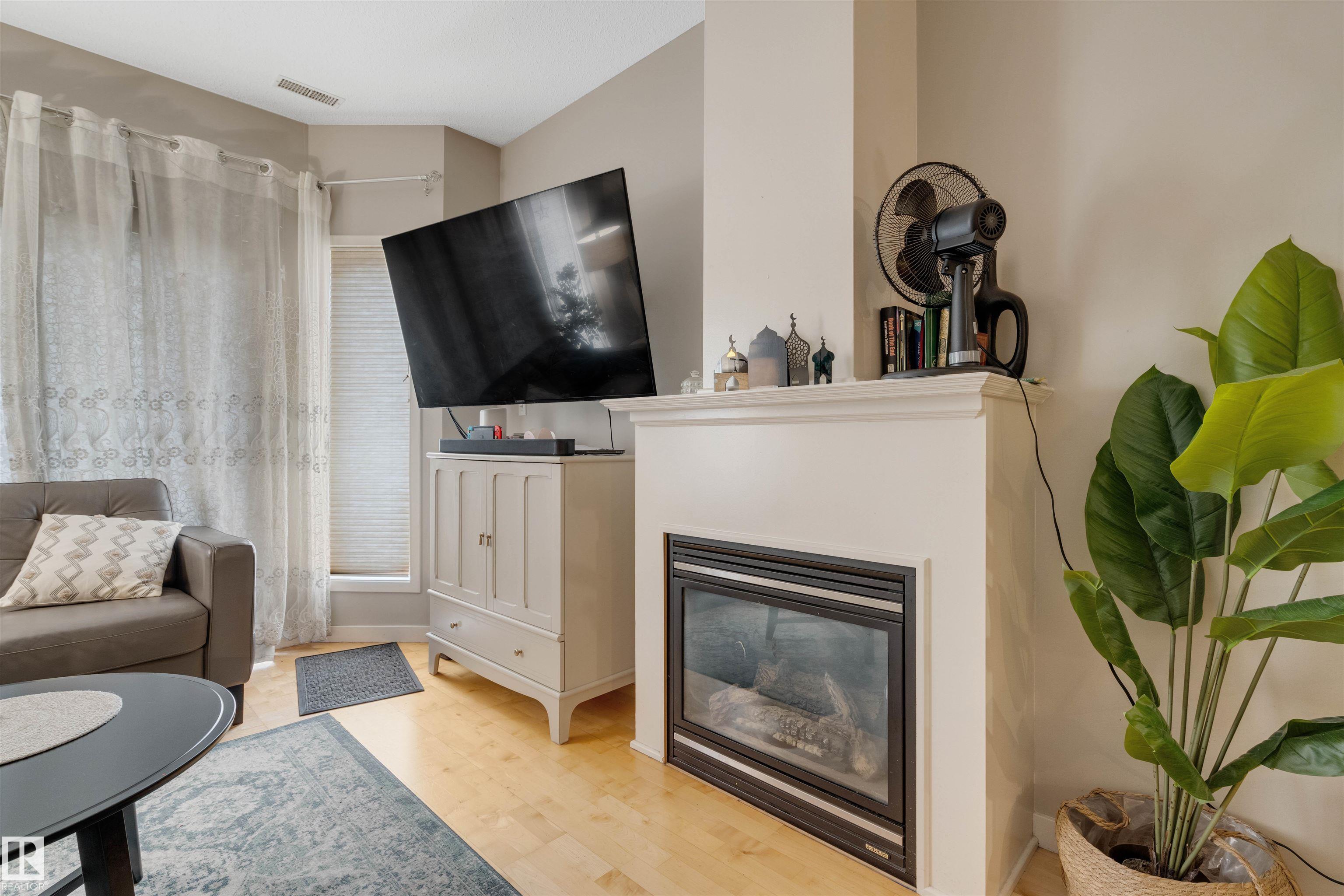 Photo 3 at 102 - 4312 139 Avenue NW, Clareview Town Centre, Edmonton