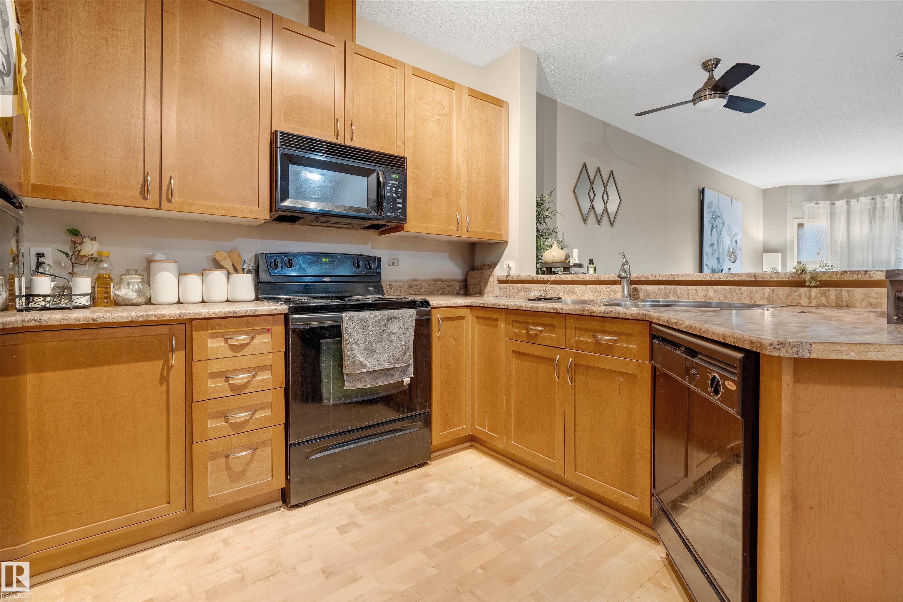 Photo 4 at 102 - 4312 139 Avenue NW, Clareview Town Centre, Edmonton