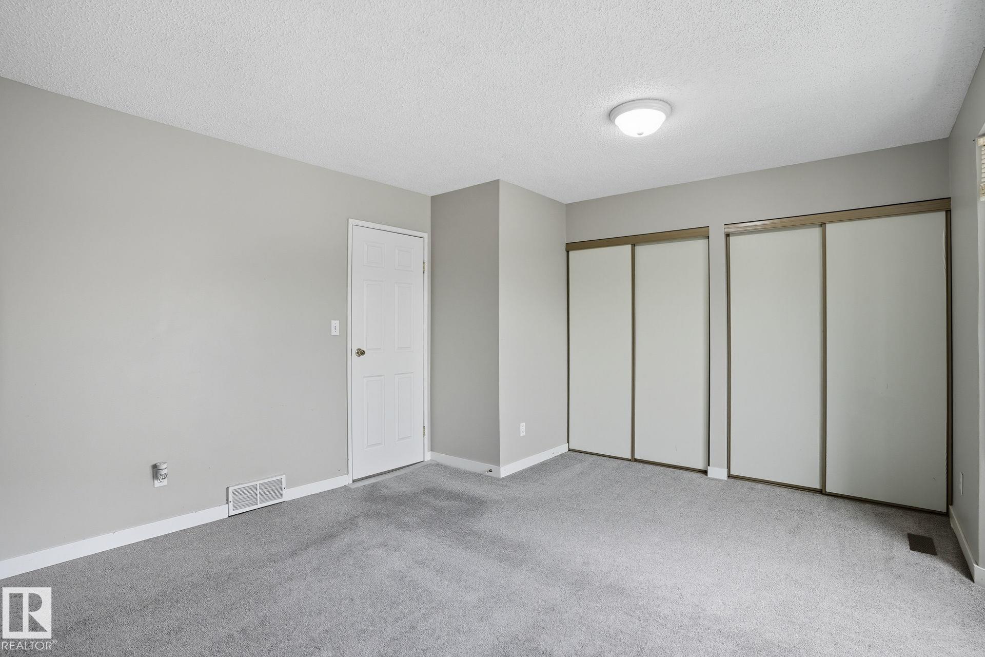 Photo 13 at 142 Kiniski Crescent NW, Kiniski Gardens, Edmonton