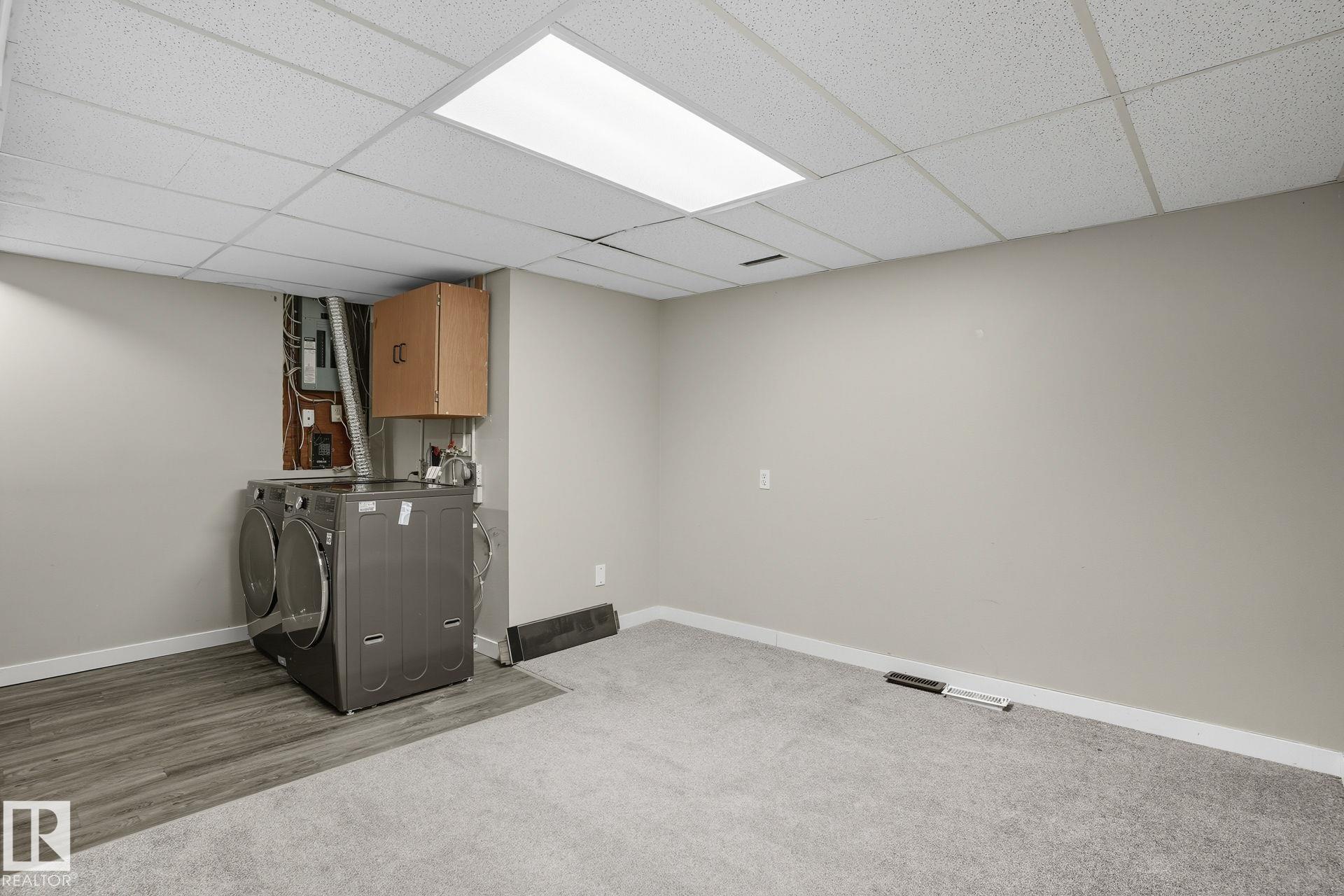 Photo 18 at 142 Kiniski Crescent NW, Kiniski Gardens, Edmonton