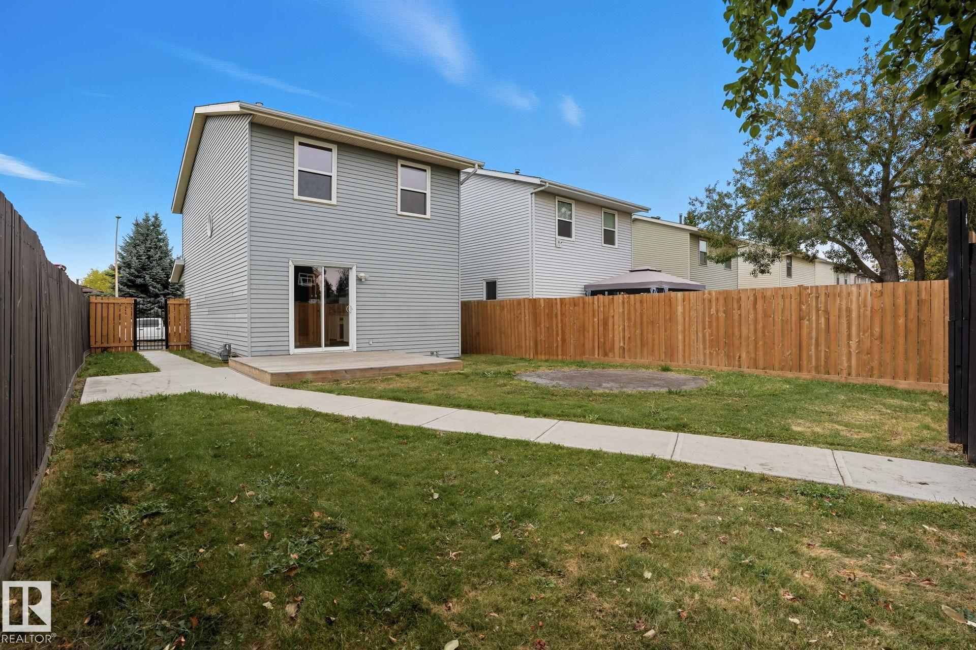 Photo 22 at 142 Kiniski Crescent NW, Kiniski Gardens, Edmonton
