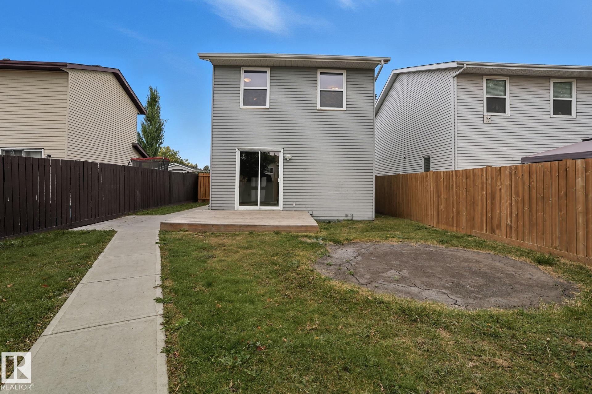 Photo 23 at 142 Kiniski Crescent NW, Kiniski Gardens, Edmonton