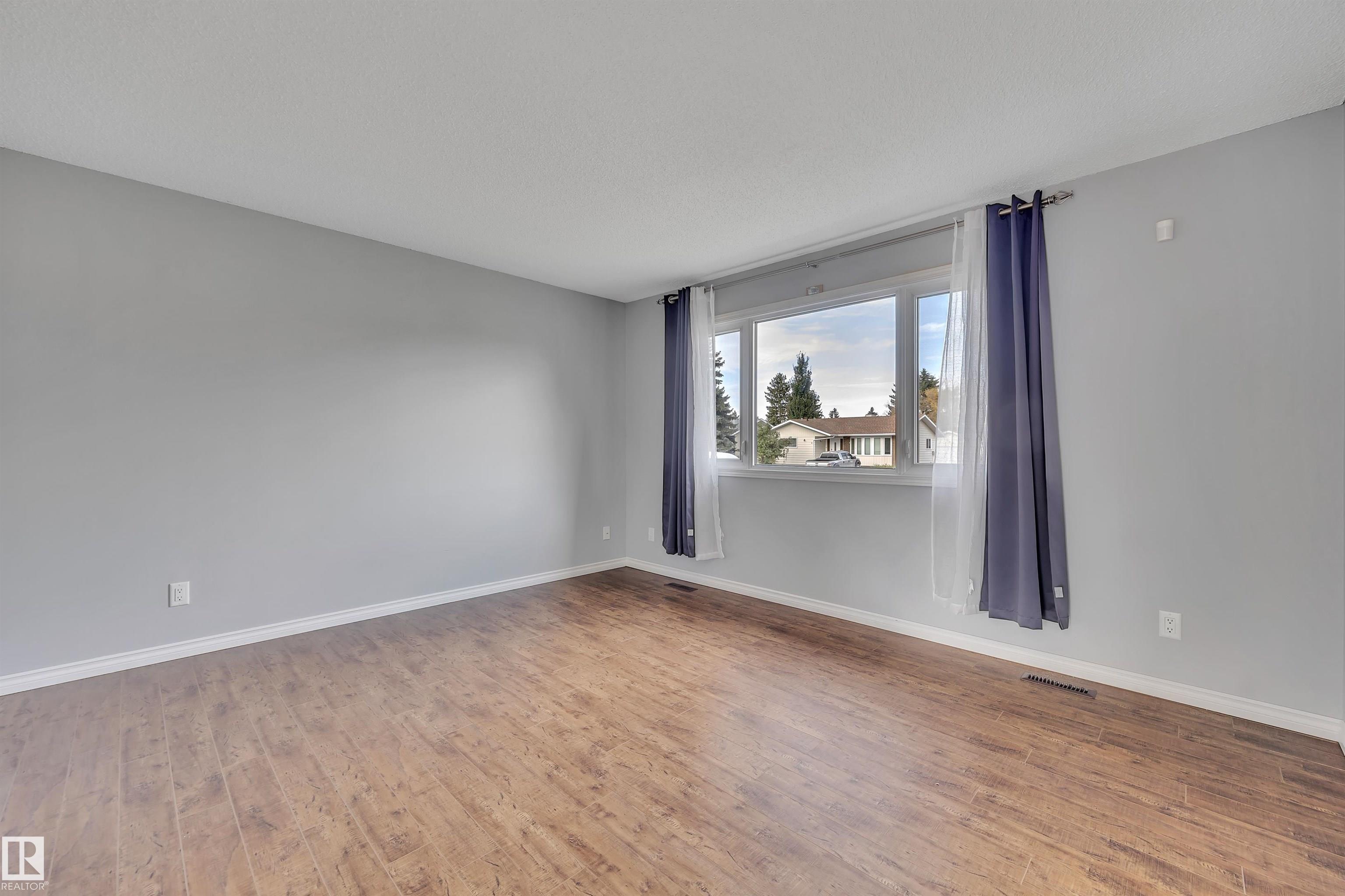 Photo 9 at 4323 South Park Drive, South Park, Leduc