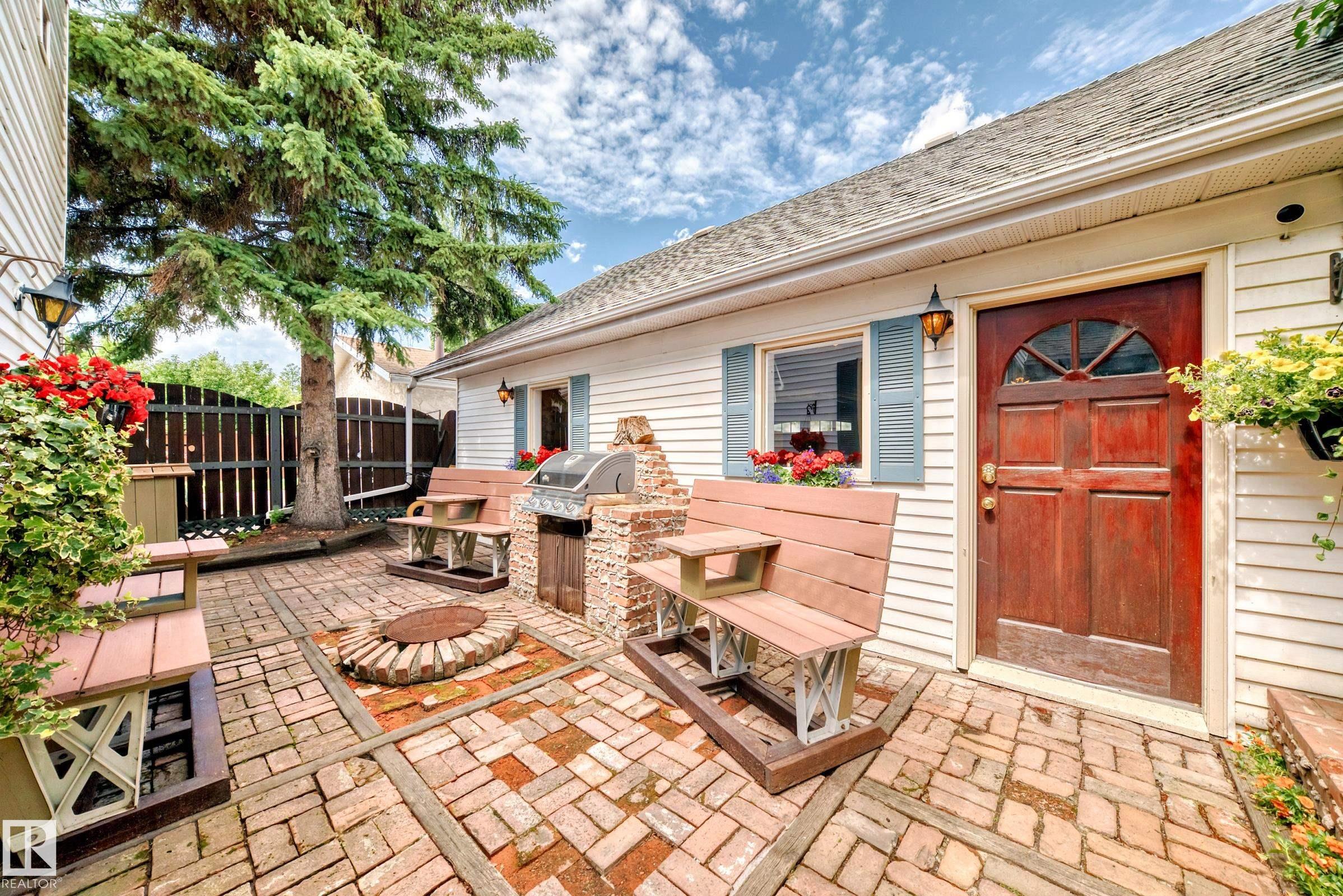 18516 97a Avenue NW, La Perle, Edmonton photo 2